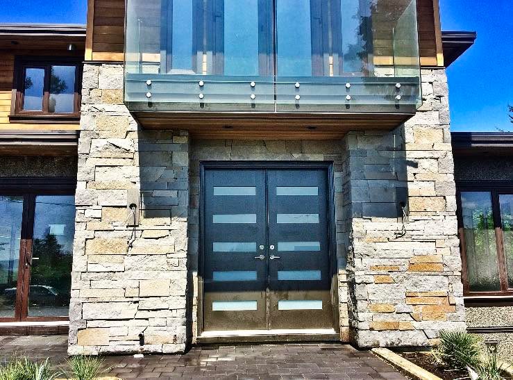 Throwback Thursday! Take your time answering the doorbell, nobody minds checking out work like this. We’ve been making big entrances for a long time so let us know when you’re ready to make an impression!
#custombuilds #naturalstone #vancouverhomes #landscapedesign #CustomHome #CurbAppeal #stonework #customhomes #stonemasonry