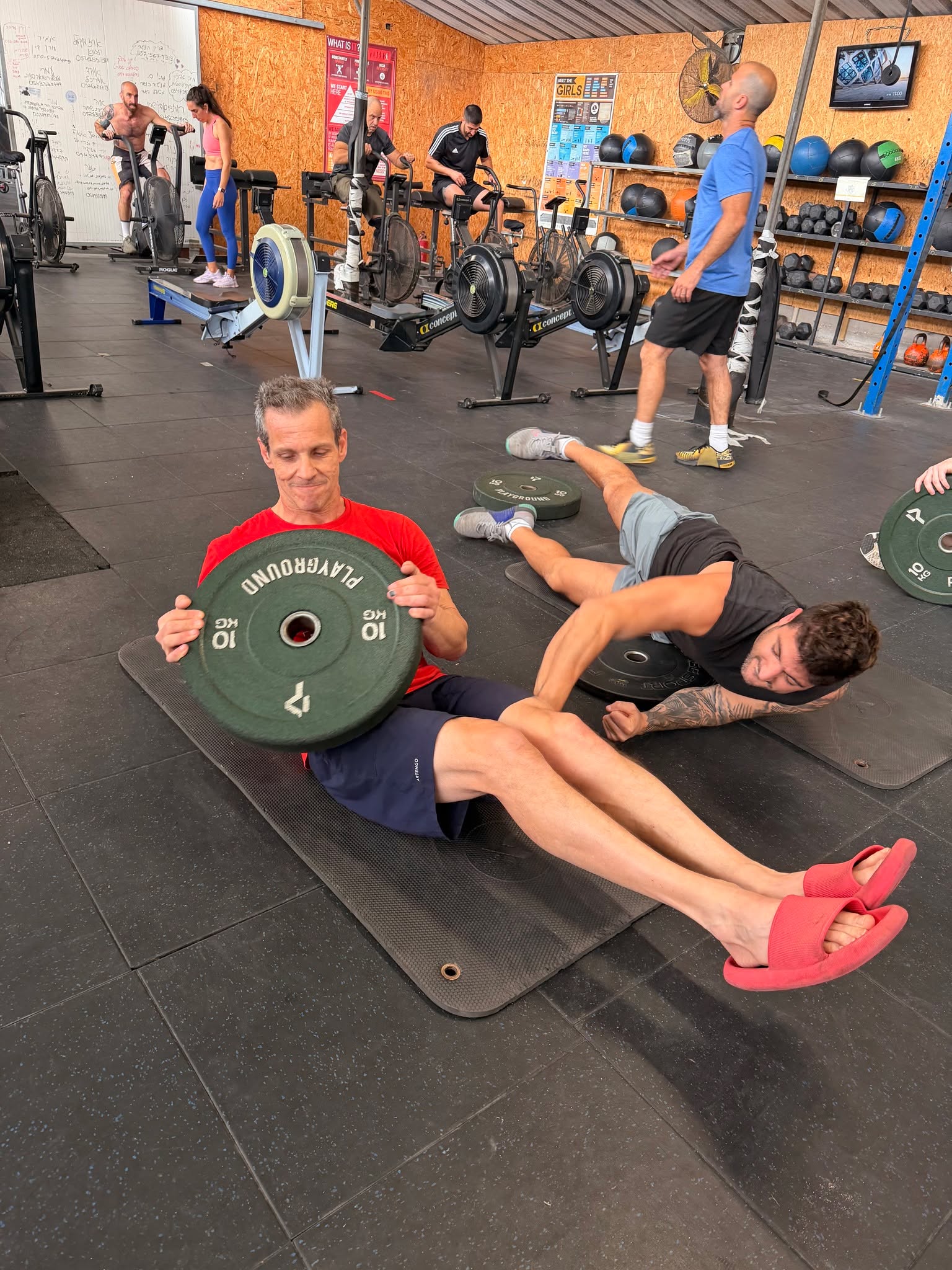 יום ראשון בבוקס - שבוע טוב לכולם
פותחים בעבודת כוח מדויקת עם שליטה בטכניקה, ומשם עוברים לאימון קצר עם השילוב המנצח - 🐻 קומפלקס
האימון היומי - https://www.crossfitey.com/wod
בוקר:
06:00 - CrossFit / Open Box
07:00 - CrossFit / Open Box
08:00 - CrossFit / Open Box
09:00 - CrossFit / Open Box
ערב:
17:00 - CrossFit / Open Box
18:00 - CrossFit / Open Box
19:00 - CrossFit / RowFit
20:00 - CrossFit / Open Box
21:00 - CrossFit / Open Bo