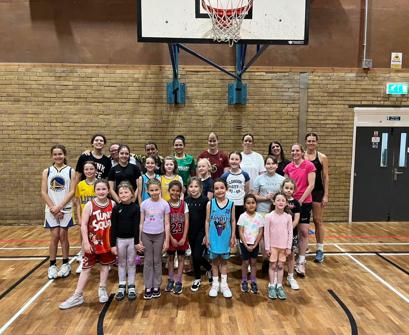 Today marked the first women’s and girls’ session for Weymouth Bandits.
A brilliant start—great energy, plenty of smiles, and a really positive atmosphere throughout. It was fantastic to see so many players getting involved, supporting each other, and enjoying the game.
We’re just getting started, and new players are always welcome—no matter your experience level. Come and be part of it at the next session.
Go Bandits!