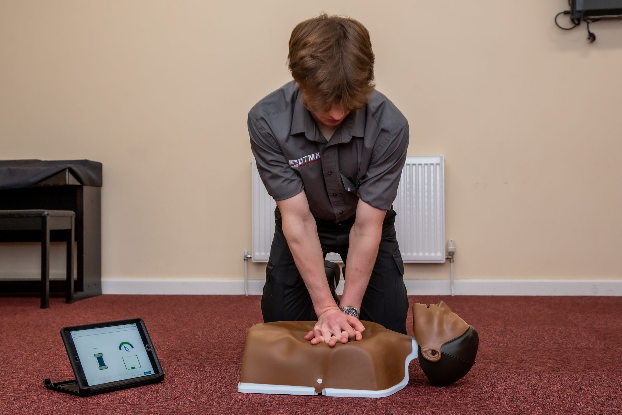 A lot of first aid training still relies on observation skills of the trainer - whilst be believe we do this very well...
We prefer something a bit more accurate.
On our courses, you’ll train using QCPR digital feedback manikins that show you exactly how you’re performing in real time. Depth, rate, recoil… it’s all there on screen.
It means you’re not just practising. You’re improving with every attempt.
We also use a full range of manikins covering adults, children, and infants, along with different body types, so training feels realistic and relevant.
Because when it comes to first aid, “that felt about right” isn’t always enough.
If you’d like to experience this for yourself, we’ve got several upcoming courses running in West Bletchley.
🌐 https://training.dtmk.co.uk
📧 enquiries@dtmk.co.uk
📞 01908 112111
#BystandersToLifesavers #NobodyLeftWithoutCare #PreparedPeople #SaferWorkplaces #StrongerFamilies #DTMK #FirstAid #FirstAidTraining #MiltonKeynes #Buckinghamshire #Bedfordshire #Northamptonshire #Oxfordshire