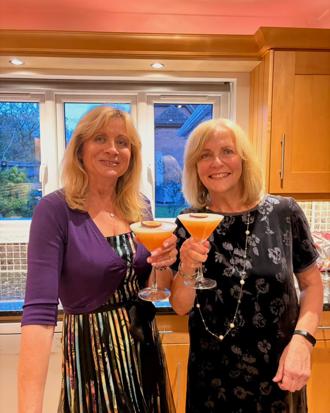 Shaking up a celebration to remember 🎉🥂
We loved being part of Nicky’s surprise birthday soiree alongside @flourishgrazingevents, beautifully planned by her husband, Ian. From welcome drinks to cocktails all night, it was a joy to serve such a lovely group.
Thanks so much for having us as part of the celebration 🍸💙