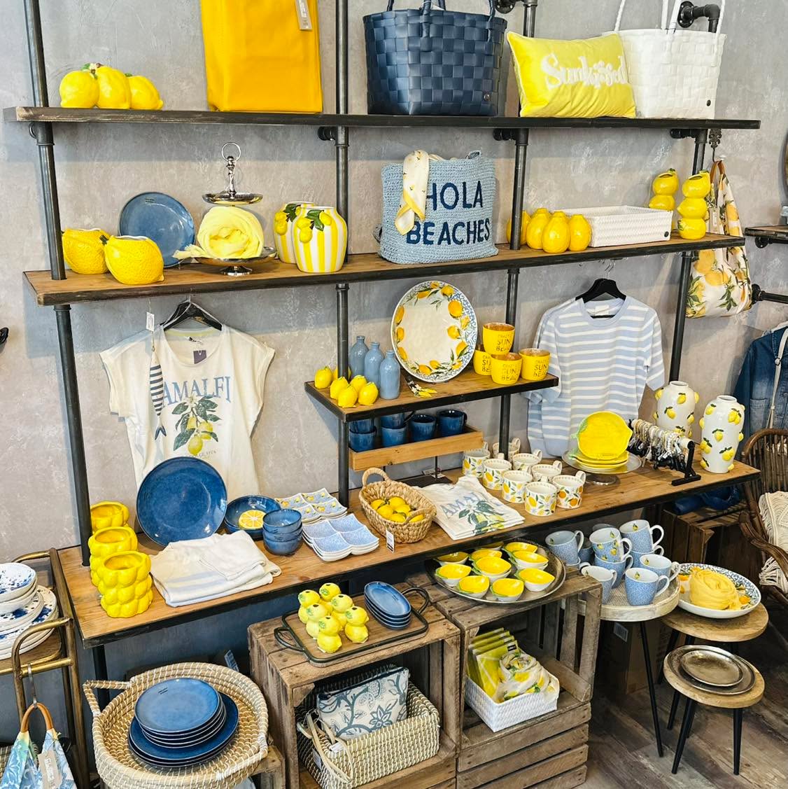 In need of vitamin C(ubeās).š
Unsere Ćffnungszeiten:
Montag-Freitag 9 - 18 Uhr
Samstag 9 - 17 Uhr
@cubes_baden
ā
Hier findet ihr uns:
CUBEāS M2 Rathausgasse 8, 2500 Baden
CUBEāS M³ Rathausgasse 12, 2500 Baden