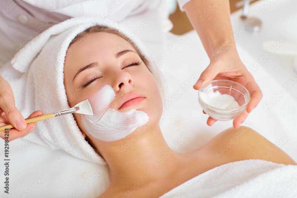 #marinetteesthetician🧖♀️ Facials aren’t just a luxury—they’re a necessity for healthy, glowing skin ✨
Think of it this way: just like your hair needs regular care, your skin does too. Professional facials help:
💆♀️ Deep cleanse and unclog pores
💧 Restore hydration and balance
🌿 Improve skin tone and texture
✨ Slow signs of aging and boost collagen
Plus… let’s be honest—taking time to relax and recharge is just as important as the results you see in the mirror.
Your skin deserves more than a quick wash at home. Give it the expert care it needs 💖
📞 Book your facial with Krysten today: 715-735-5078
#SkincareIsSelfCare #HealthySkin #GlowUp #FacialBenefits #SalonSpa #selfcareroutine🌸
#Detailssalon🦋 #marinetteesthetician🧖♀️