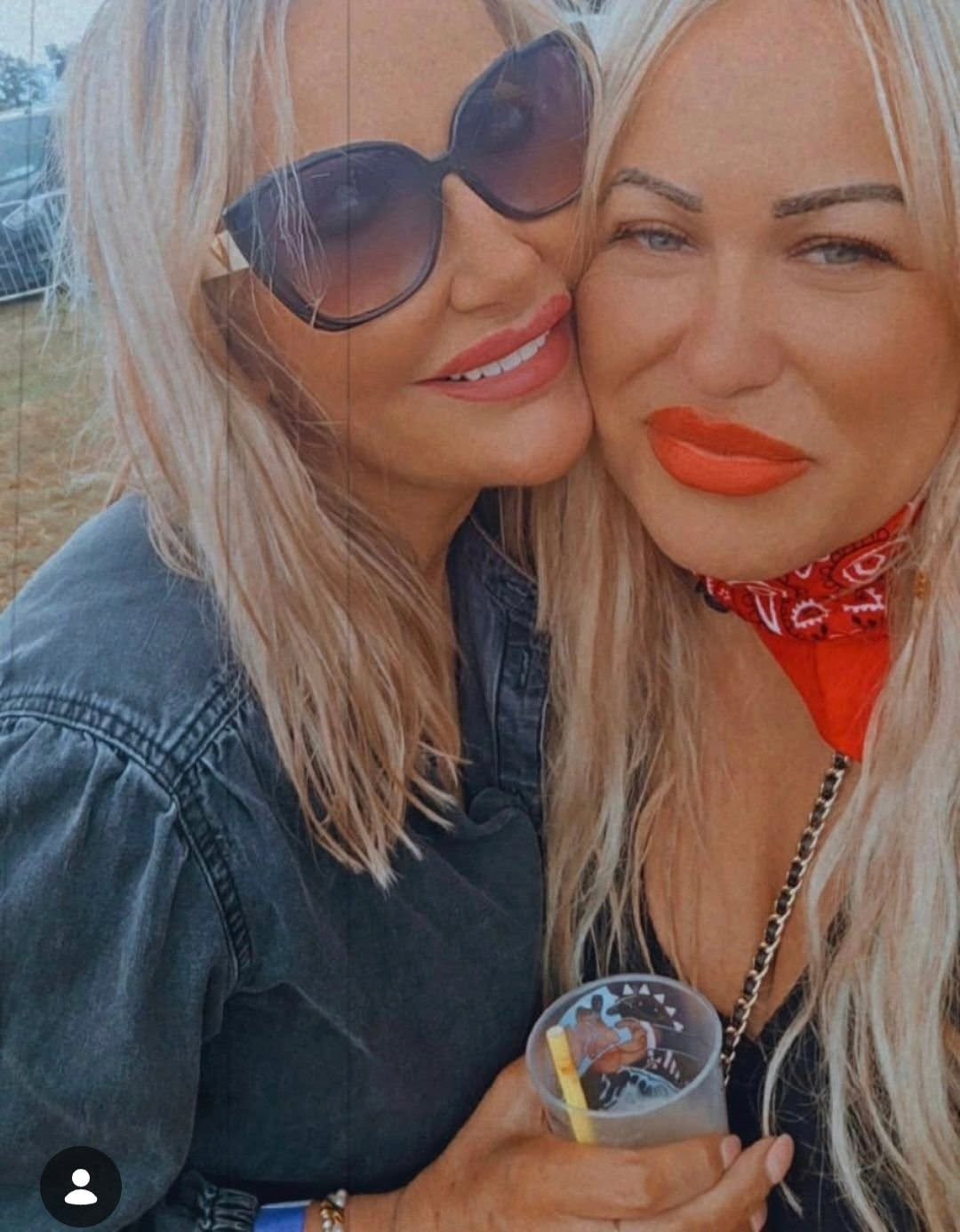 Happiest of birthdays today to my beautiful niece Becka Richardson aka Becksypoo. We always have the best times together..I love you lots and will drop your pressie this arvo 😘😘😘 @b_richardson1