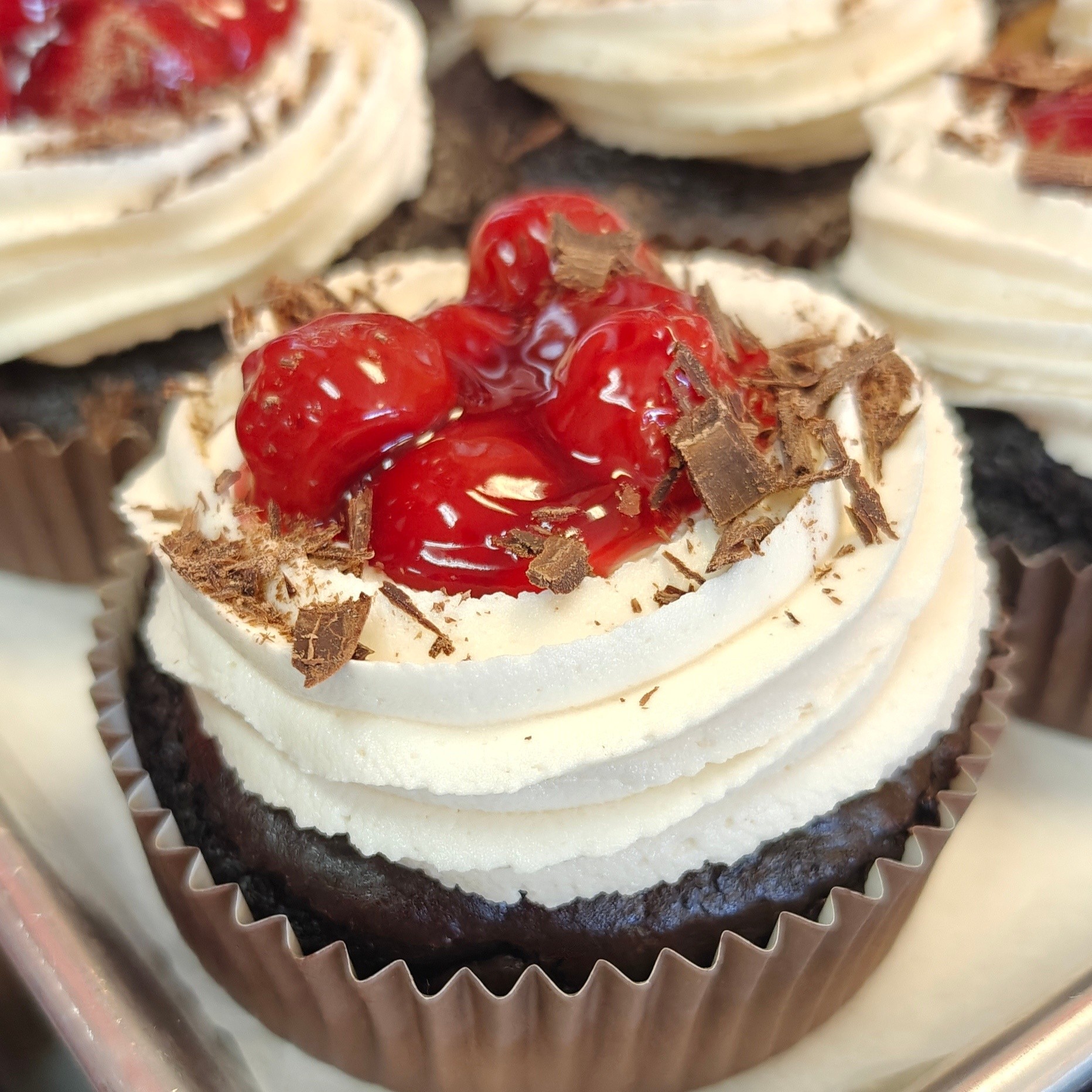 Two cakes… personal sized… and one very important question:
Are you sharing… or are you just pretending to share? 😏
Today we’ve got:
🍒 Personal Black Forest Cake – rich chocolate cake layered with cream and cherries for that classic, decadent flavor.
☕ Personal Caramel Macchiato Cake – coffee-kissed cake with creamy caramel goodness that’s basically dessert and your coffee break all in one.
They’re the perfect size to split with a friend…
…but we fully support eating the whole thing yourself. No judgment here. 😉
#senzaglutenfree #glutenfreebakery #glutenfreecake #blackforestcake #caramelmacchiato #glutenfreedessert #vegaslocals #glutenfreevegas #treatyourself