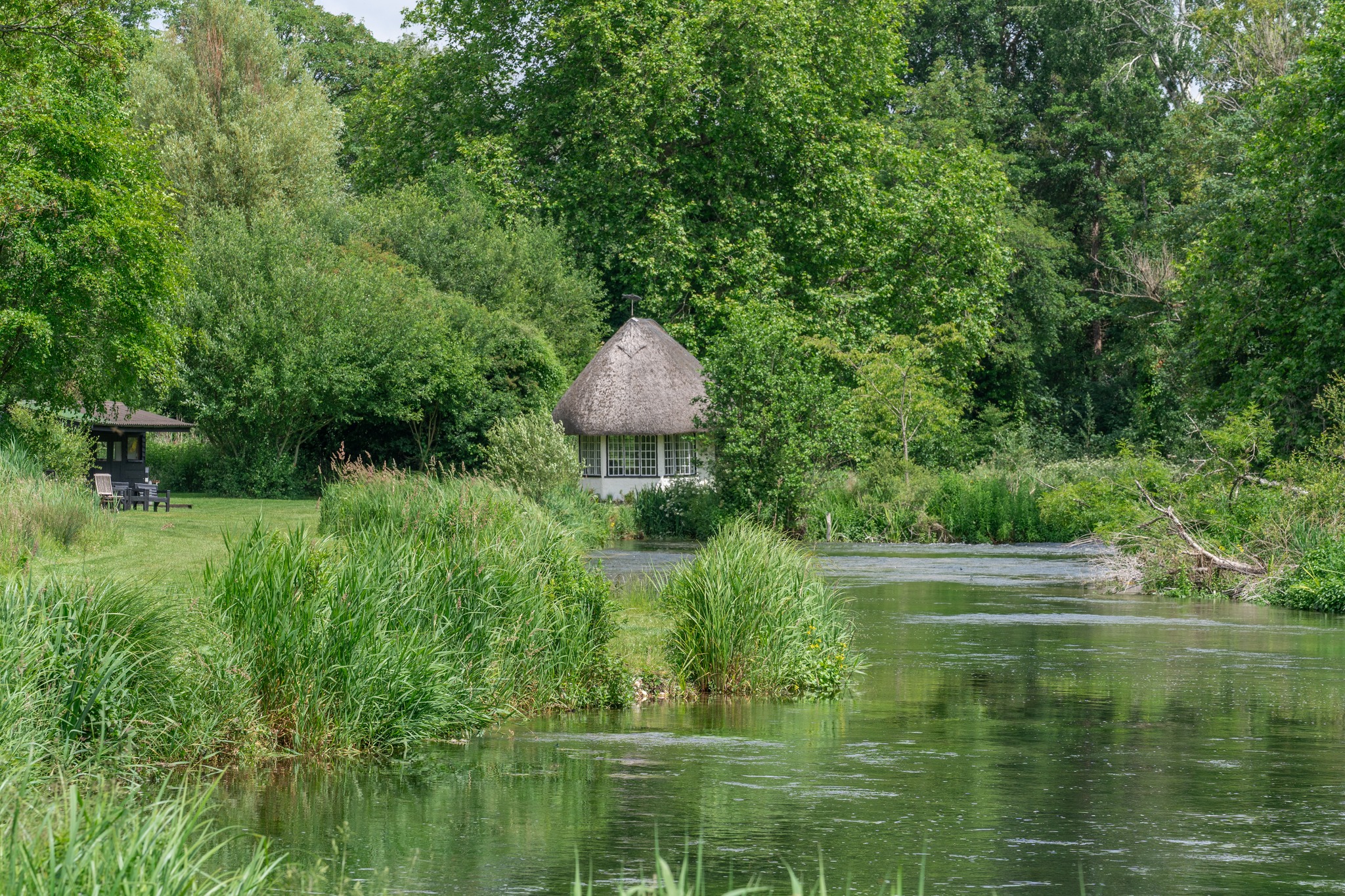 #RePost @BossingtonEstate:
Looking forward to idyllic days by the riverside 🎣🙌
Our 2026 fly fishing season begins this coming Monday!
Join us 🔗 bossingtonestate.com/flyfishing
#bossingtonestate #hampshire #flyfishing