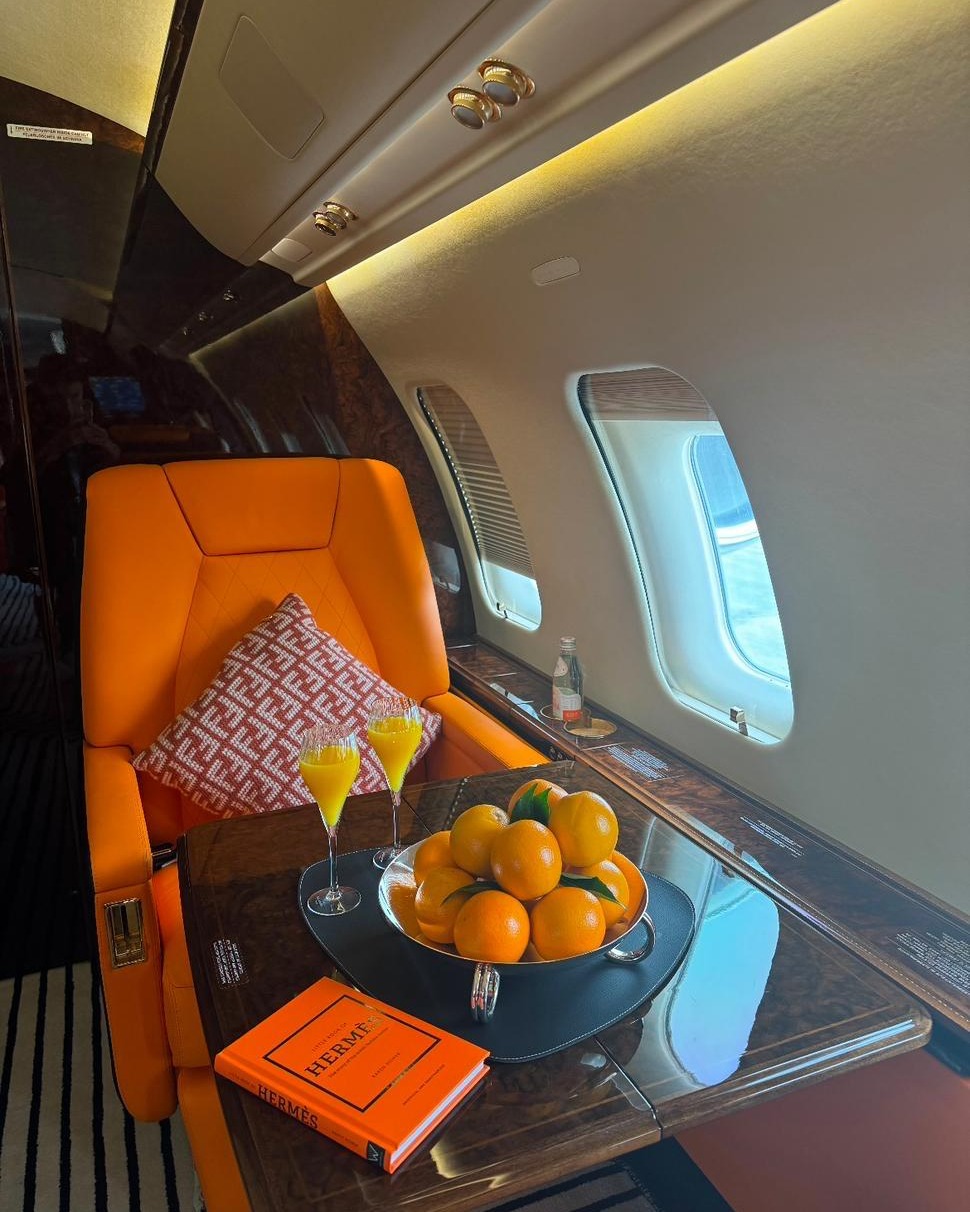 Forget the beiges and greys, this jet is all about orange! 🍊
With 8-hour range, three spacious living zones and luxurious amenities including a full-service galley and high-speed connectivity, this Challenger 605 is always a top choice for long-haul flights.
#365Aviation #PrivateJetCharter #PrivateJet #Bombardier #FlyPrivate