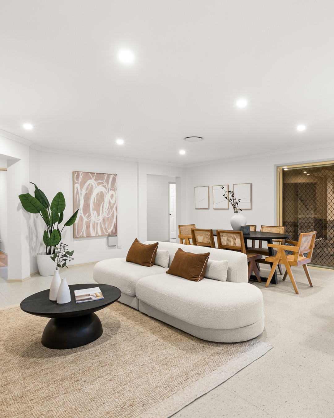 A home that offers space, comfort and a layout designed for easy living.
Well-proportioned interiors and natural light throughout, captured to highlight the flow and functionality of the home.
29 Newland Crescent, Parkinson.
Agent: @agentjohnheng