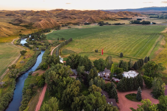 You are invited to a @neltjecenter special presentation!
🎙️Presented by the Neltje Center for Excellence in Creativity and the Arts
📅 Saturday, April 18th, 2026
⏰ 3pm
📍11 Lower Piney Rd,Banner, WY 82832
🎫 Free and open to the public / register via the Neltje Center page
You are invited to an immersive reimagining of Chalky White Substance by Tennessee Williams. Developed by University of Wyoming faculty and students, this innovative production is a theatre experiment that integrates live performance with projection, media, and emerging AI technologies within a fully immersive environment. The work explores what it means to “perform live” in an increasingly digital world.
Following the performance, you are invited to stay for a talkback and reception with the artists—an opportunity to engage more deeply with the work and the ideas behind it.
#ThatsWY #VisitSheridan