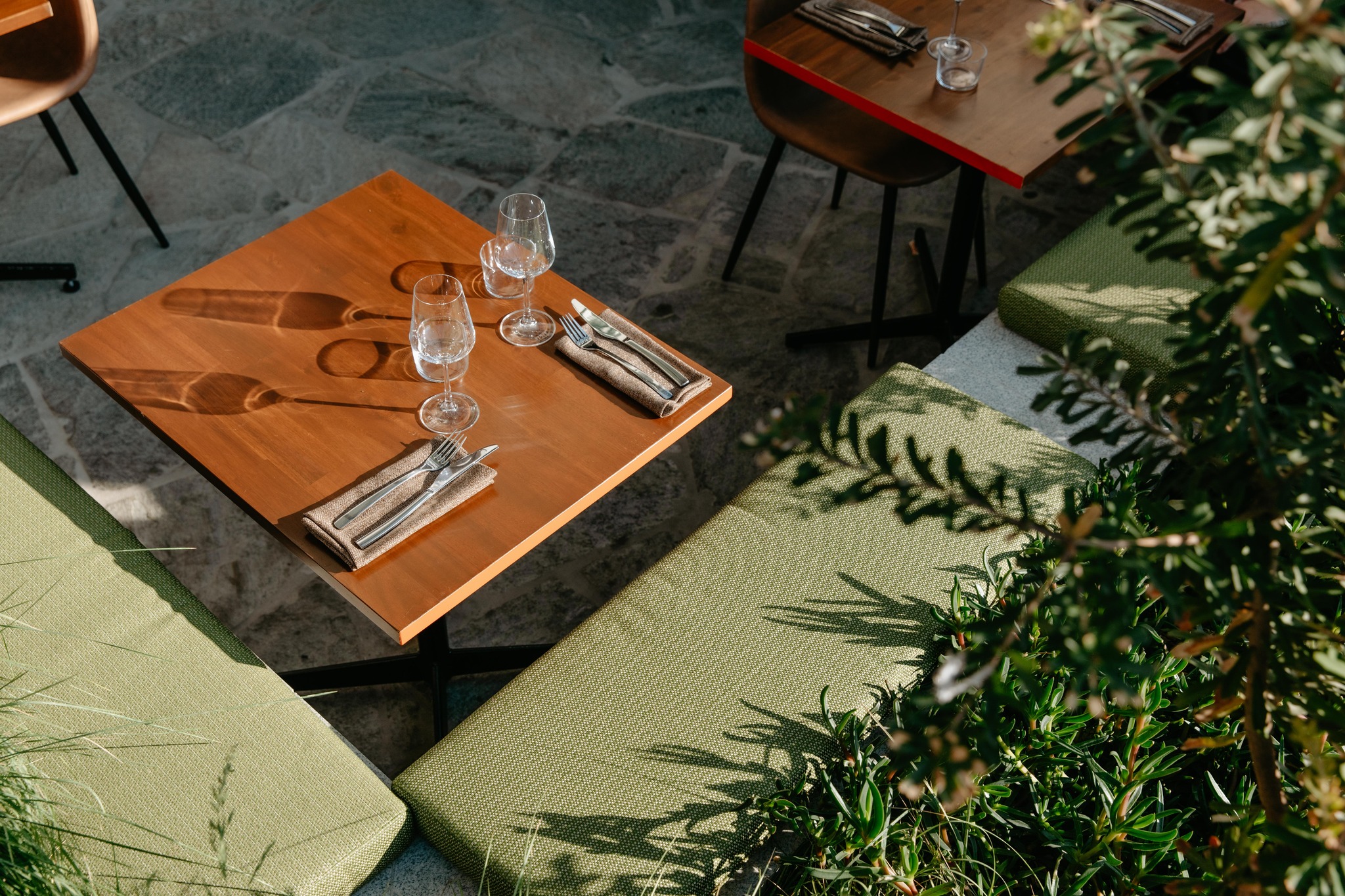 Making the most of terrace season before the cold rolls in on the peninsula @@mr_vincenzos