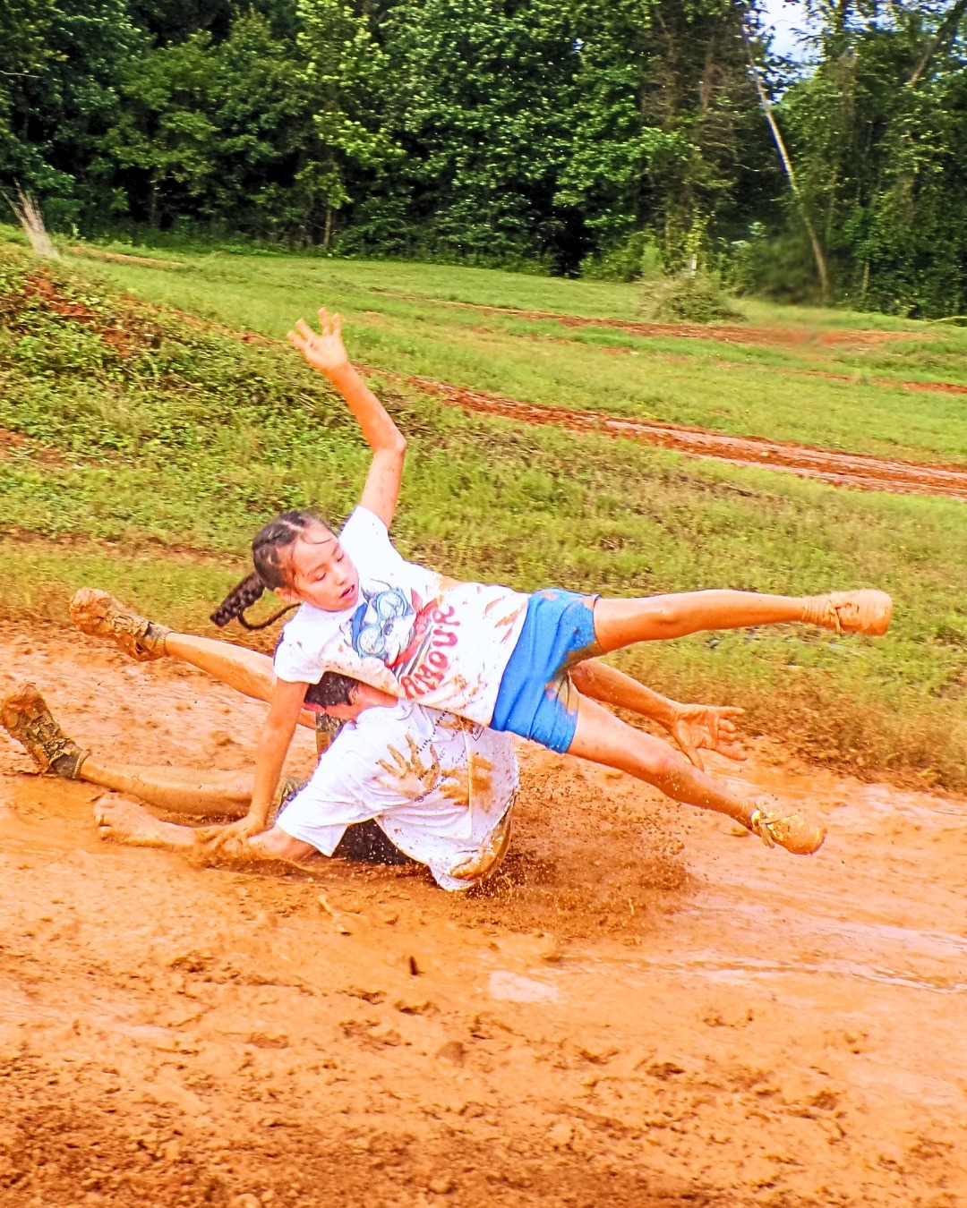 Have you mud slide side planked over some one yet? 8/8/26 is your chance. 🤸🏽♂️
#OhanaMudRun #MorgantonMudRun #MudRunNC #MorgantonNC #FamilyMudRun #KidsMudRun #FamilyFun #GetMuddy #MudLife #Muddy #ObstacleRace #SummerFun #mudbuddies #ExploreNC #mudyoga #mudskills #mudmama #mudrun #ohanamudrun #familyfun #mudtherapy