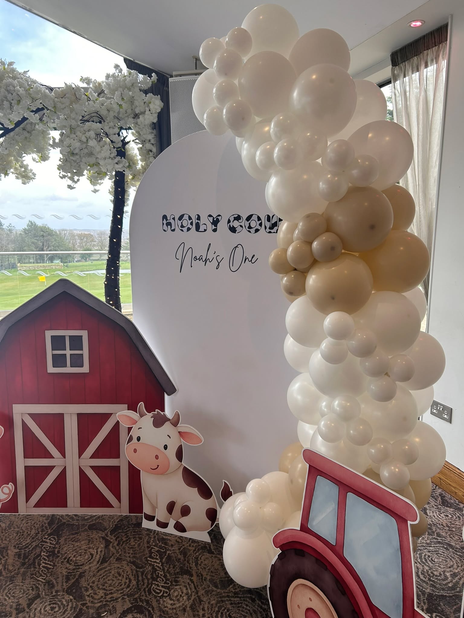 Christening but make it cow couture 🐄🤍
From the balloon moment to the soft play set-up, this one was properly special - and the little details made it.
Soft play by @thelittleluxepartyco was the perfect touch for keeping the little guests entertained while the grown-ups relaxed, celebrated & made memories.
Planning a christening, birthday or family celebration? Drop us a DM! We can also recommend trusted suppliers to bring your theme to life (and take the stress off your plate)✨