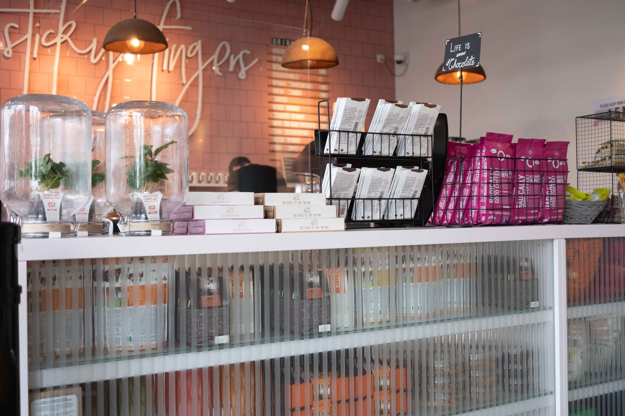 Behind this counter, magic happens. From our house-roasted coffee to these little jars of plant
magic, we're serving pure joy. ☕️✨ Stop by The Tire Station and make your fingers a little sticky.
#OrganicGoodness #VondelparkHotspot #CafeCulture #AmsterdamSpots