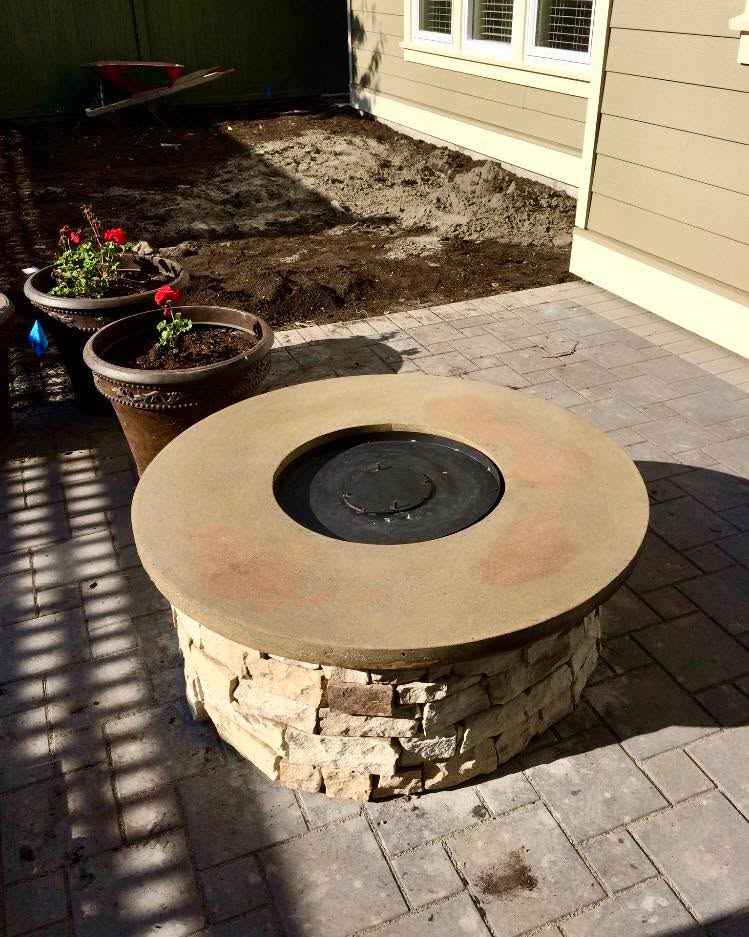 Spring is in the air! Get that backyard into shape so you can relax around your custom fire-pit!
#CustomHome #stonemasonry #stonework #fireplace #fireplacegoals #deck #deckdesign #outdoorlifestyle #outdoorlivingspace #outdoorliving