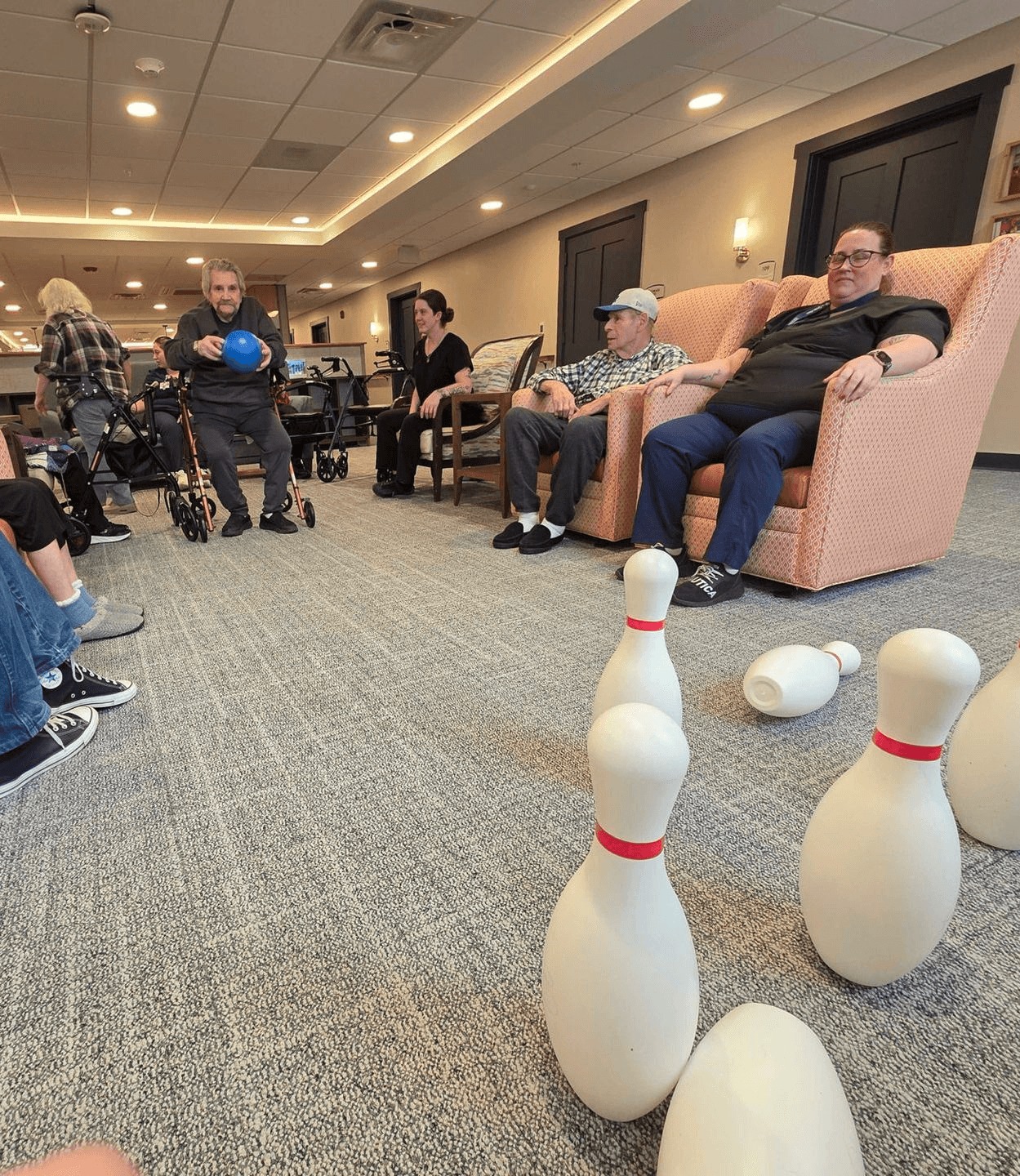 Bowling day was a hit and our memory care residents absolutely loved every moment! 🎳💛
#lifeisgrandhere #vergennesgrand #SeniorLiving #GSLCommunities #VergennesVT #vergennes
