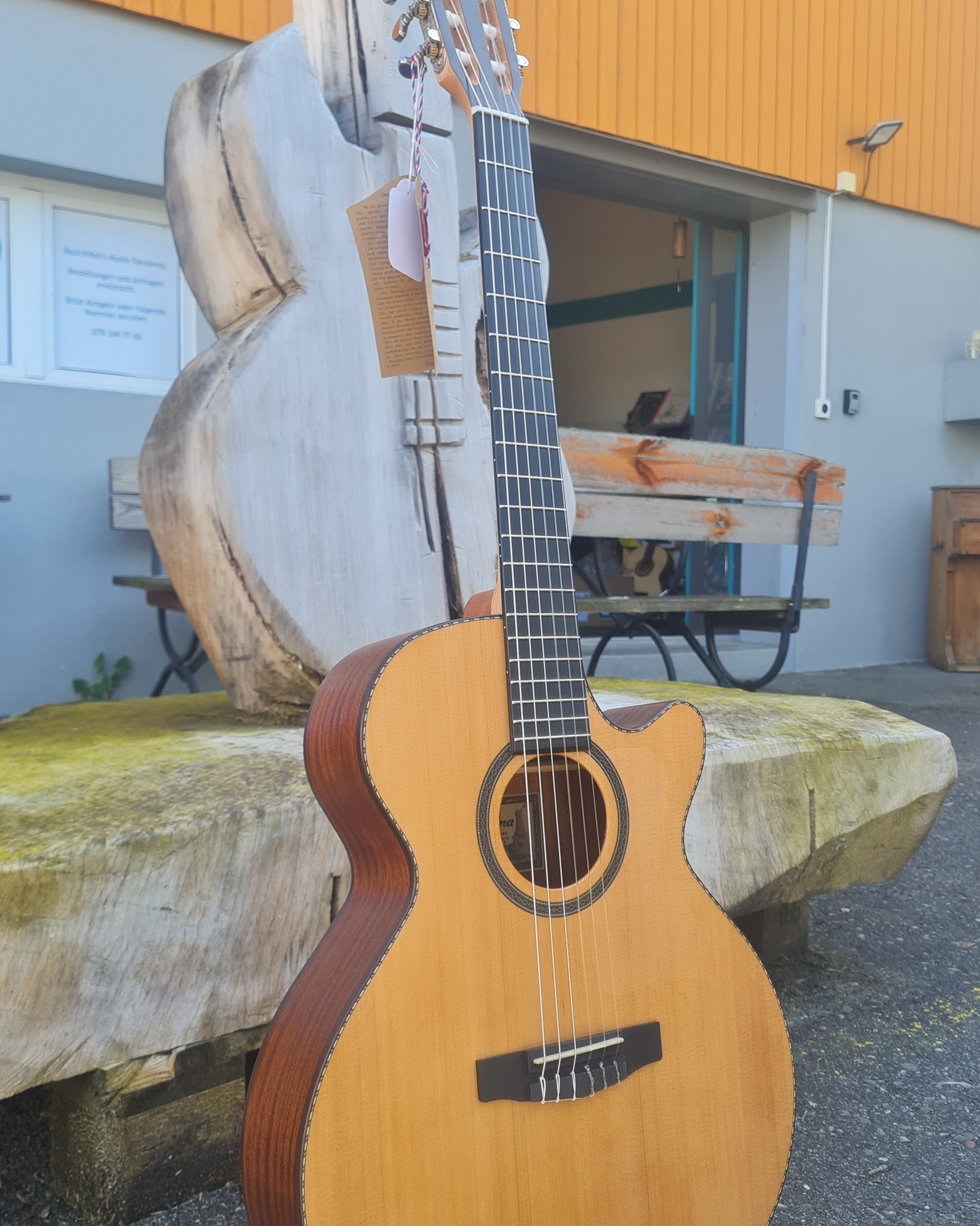 ‼️Neues aus Instrumentenhausen Vol. 521‼️ Dowina Antique Rustica CL-ECE. CHF 759.00. Nur bei Rock'N'Roli's Musik Shop! #amriswil #gitarre #musikschule #acousticguitar #acousticguitars