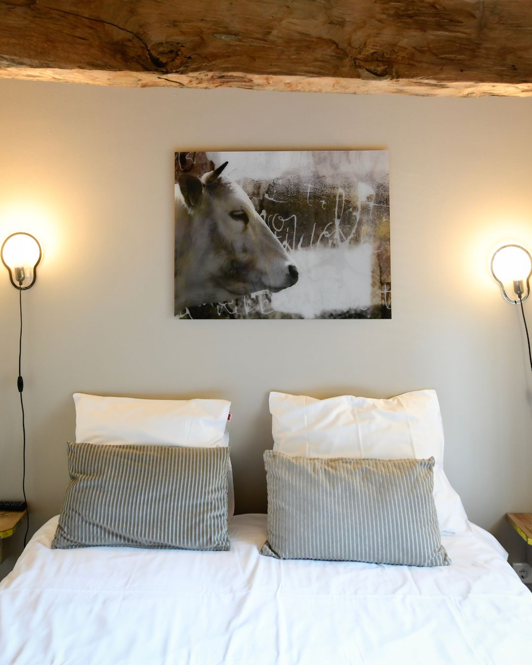 Kom het 𝘄𝗲𝗲𝗸𝗲𝗻𝗱 𝘃𝗮𝗻 𝟮𝟰 - 𝟮𝟳 𝗮𝗽𝗿𝗶𝗹 logeren in onze Koestal.
De Koestal is een vakantiehuis in Zuid-Limburg voor 4-6 gasten met:
❤️ volledig ingerichte keuken
❤️ twee badkamers
❤️ overdekte terras & buitenhaard
❤️ twee persoons bed, stapelbed & slaapbank in de woonkamer
❤️ en meer...
Check www.huiskenshof.nl/gastenverblijven en boek direct!
#meivakantie #logereninzuidlimburg #kidsproofvakantiehuis #huiskenshof #visitzuidlimburg #lastminutezuidlimburg