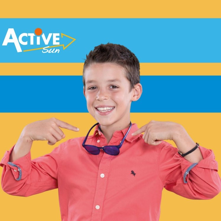 ☀️👦 ¡El sol también es cosa de peques!
Protege sus ojos con estilo con nuestra colección de gafas de sol infantiles 🕶️💥
Color, comodidad y máxima protección para que disfruten del buen tiempo sin preocupaciones 🌈
Porque cuidar su visión hoy es regalarles un mañana más claro 👀✨
📍 Pásate por Óptica Santos Benicarló y encuentra su modelo perfecto
#GafasDeSol #ProtecciónSolar #NiñosConEstilo #Óptica #Benicarló #SaludVisual #VeranoTodoElAño #Peques #ActiveSun