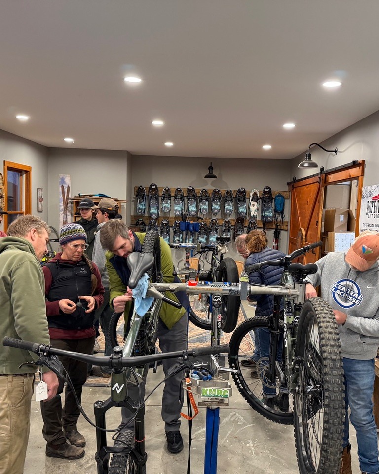 VOBA’s Vermont Bicycle Mechanic Trainings are in full swing 🚲
Built by Vermont mechanics for Vermont shops, these hands-on sessions draw from the Park Tool School curriculum and focus on real skills that matter at the bench.
Grateful to Base Camp (@basecampkillington) for hosting and helping make this work possible, and to everyone showing up ready to learn and strengthen Vermont’s bike industry.
#VermontBikes #BikeMechanic #BikeShopLife #VermontOutdoors #CyclingCommunity #BikeService #ParkToolSchool #BikeIndustry #VTBusiness #RideVermont