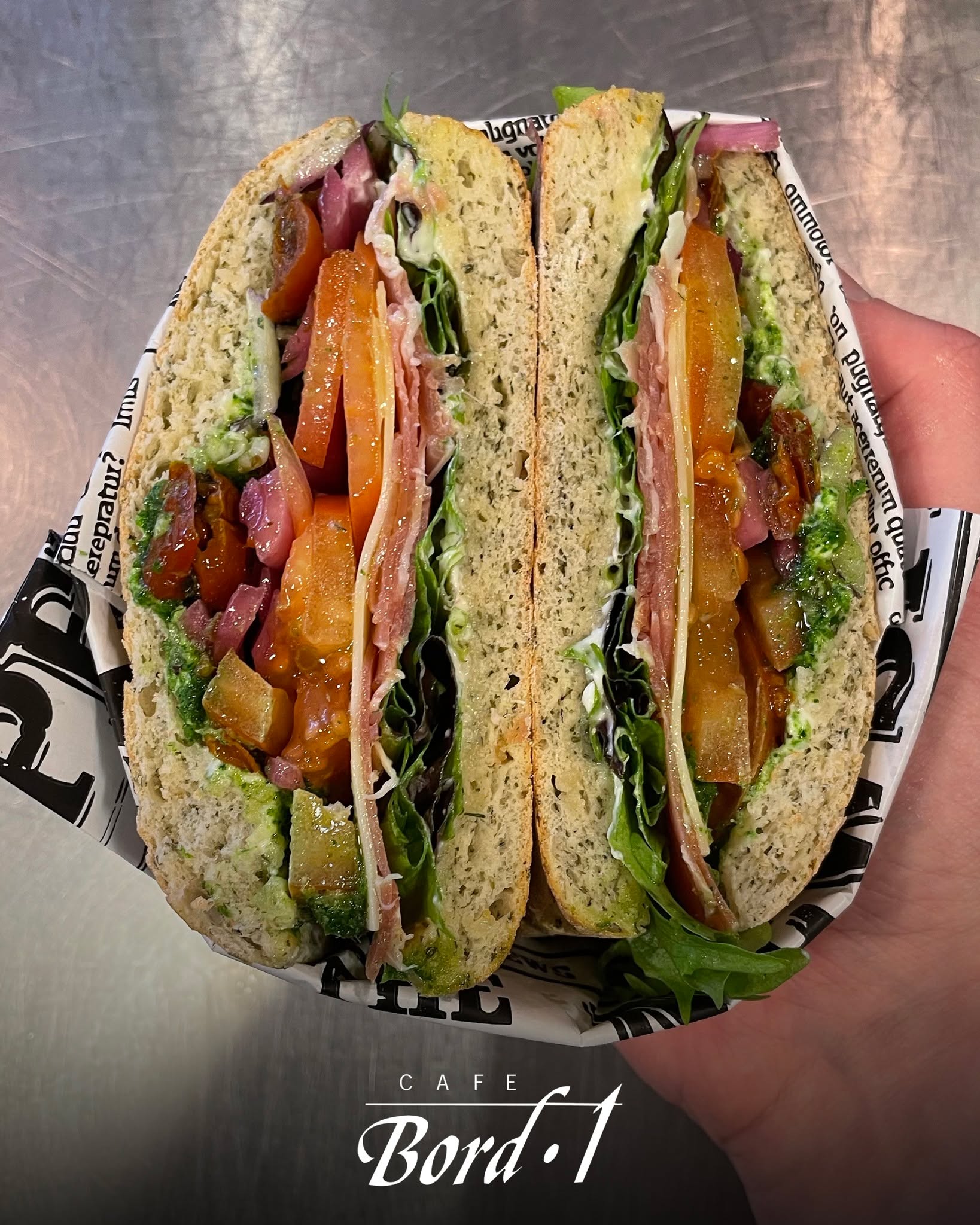 Sandwich takeaway 🥪 kr. 50,- pr. stk.*
Du kan bestille din favoritsandwich på cafebord1.dk og afhente dem som takeaway når det passer dig.
- Kylling & bacon
- Hønsesalat
- Seranoskinke
- Laks & rejer
- Vegi
- Fiskefilet
- Æg & rejer
Du kan vælge mellem groft- og urte brød - eller glutenfri brød som tilvalg (+25 kr.*)
#sandwich #takeaway #aalborg #cafebord1