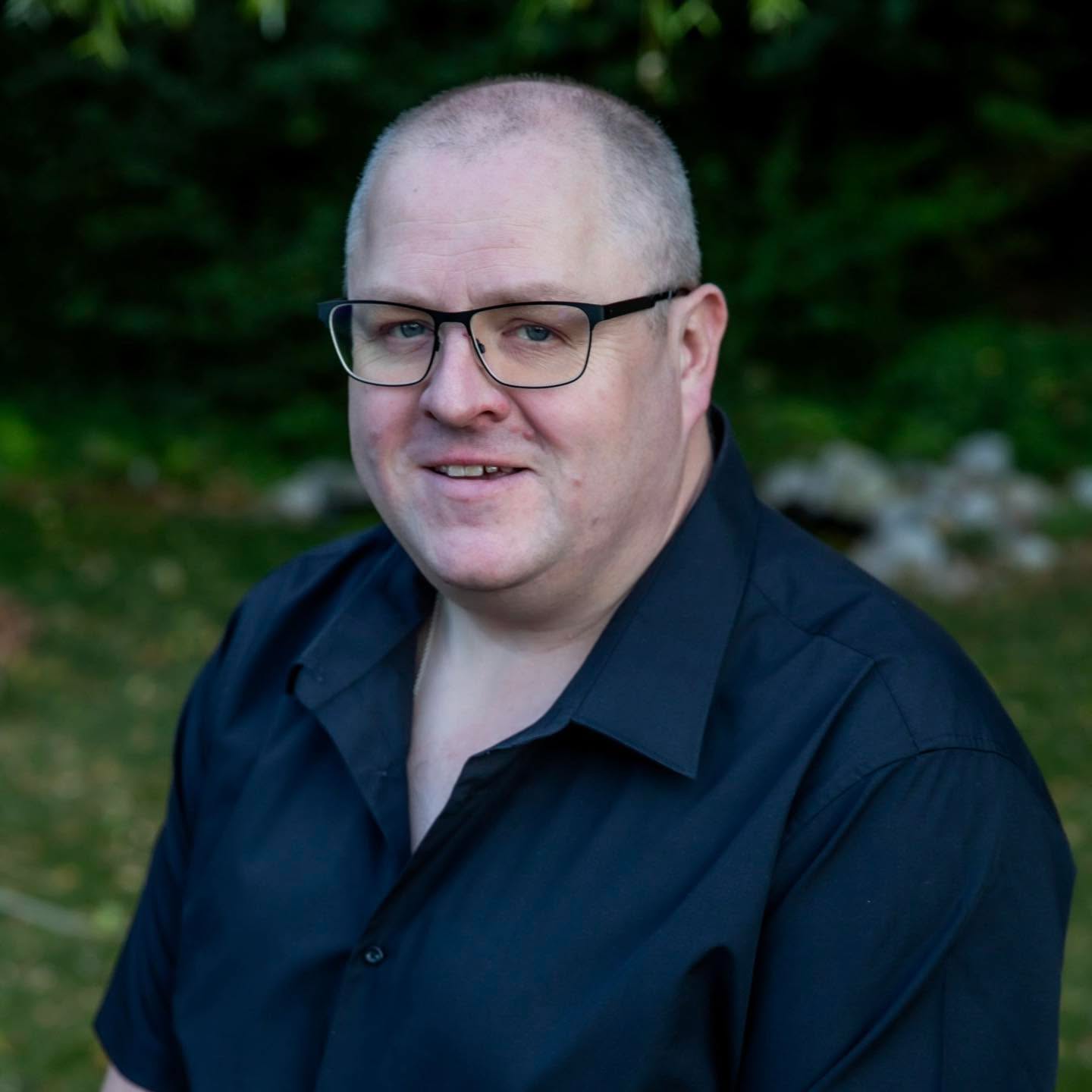 Not all first aid training is the same… and a lot of that comes down to who is teaching it.
At DTMK Training Services, every course is delivered by people who have actually used these skills in real life.
We’re talking about:
• Frontline emergency care experience
• NHS clinical backgrounds
• Real world incident response
• Years of teaching and assessing others
Christopher brings 30 years of experience across emergency first aid, out of hospital care, ambulance training, and education.
Ellen leads on clinical quality as a registered nurse with extensive experience in A&E, community care, and patient assessment.
James is a student paramedic with current hands on emergency response experience.
This isn’t theory based training.
It’s built around real situations, real decisions, and what actually works when it matters.
That’s why we focus on confidence just as much as knowledge.
If you’re going to learn first aid, it should be from people who have been there.
🌐 https://training.dtmk.co.uk/about/meet-the-trainers
📧 enquiries@dtmk.co.uk
📞 01908 112111
#BystandersToLifesavers #NobodyLeftWithoutCare #PreparedPeople #SaferWorkplaces #StrongerFamilies #DTMK #FirstAid #FirstAidTraining #MiltonKeynes #Buckinghamshire #Bedfordshire #Northamptonshire #Oxfordshire