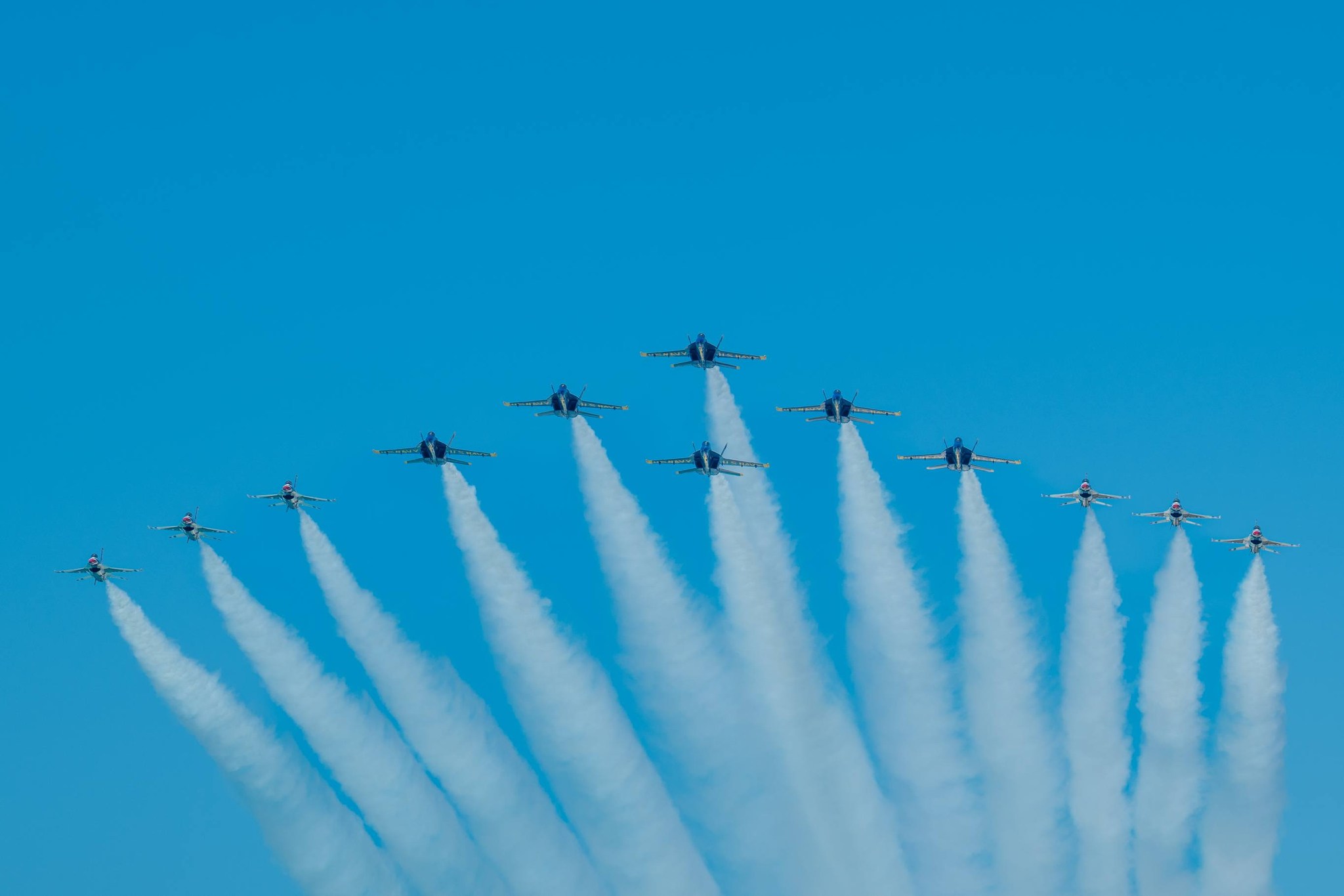 Another 3 photos from today's Super Delta with U.S. Navy Blue Angels x Air Force Thunderbirds!!! 📸 Sunset Photography LLC ✈️🌅🌊 #blueangels #thunderbirds