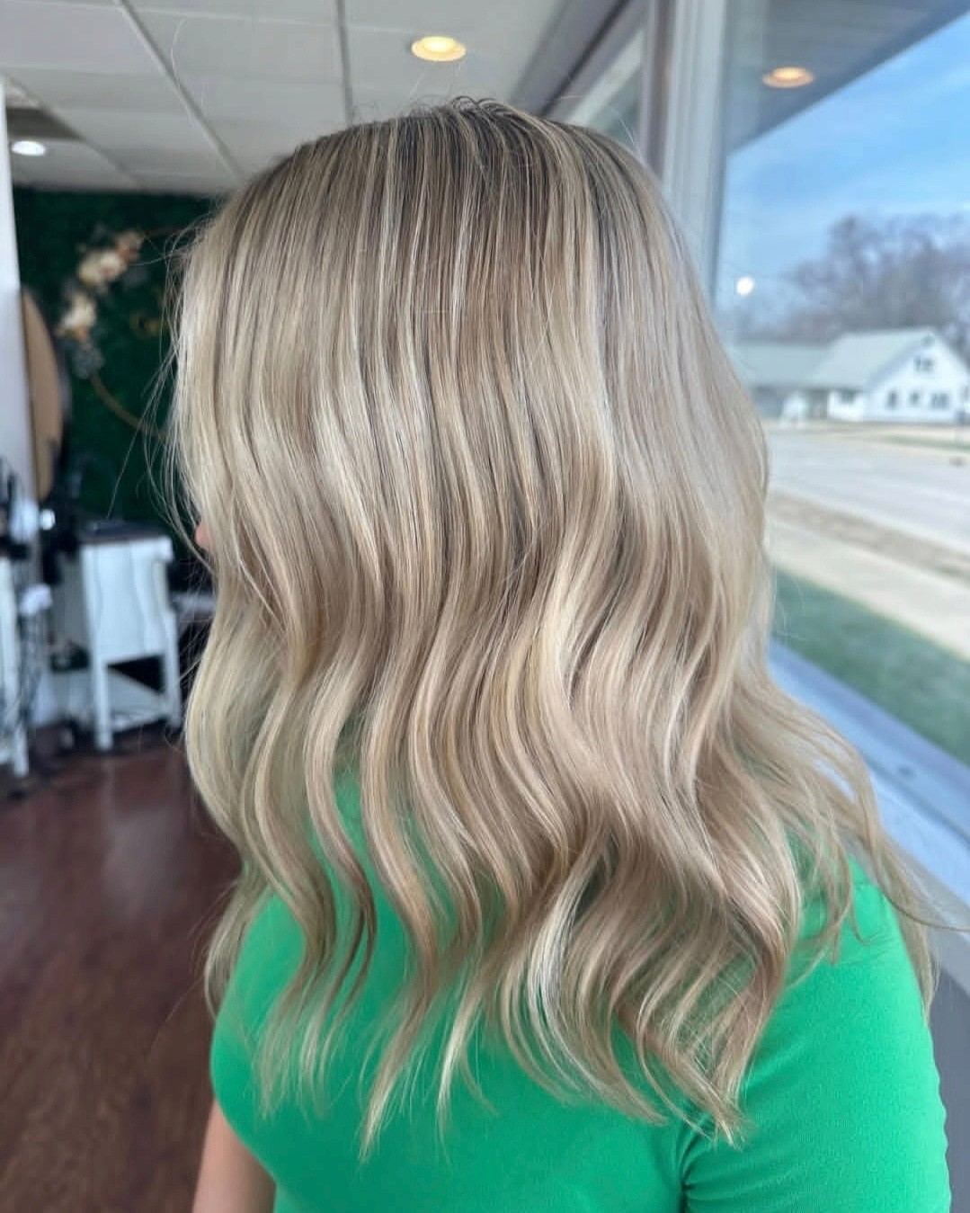 Lets just keep this blonde vibe going for the week! ☀️
Did you know you can over do it on purple shampoo, sometimes you might just need a good cleanse on your blonde hair!! Ask your stylist better ways to keep your blonde bright and healthy, other then just purple shampoo!! 💜
@hairbykaelyngreen