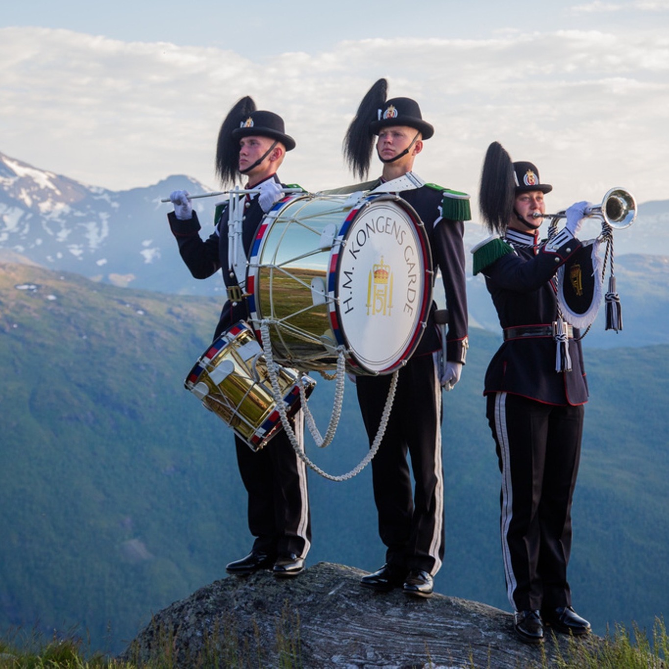 Kjære følgere; spenn traktorbeltet og hold godt på FK-capsen - 3. gardekompani i H.M Kongens Garde kommer til Agrisjå fredag 21. august!💚
Dette blir en opplevelse - og ikke minst den perfekte måten å åpne messa på! Vi gleder oss!!🤩🥹
Foto: Hannah Nathalie Sæbø-Thoresen / Forsvaret / Hans Majestet Kongens Garde