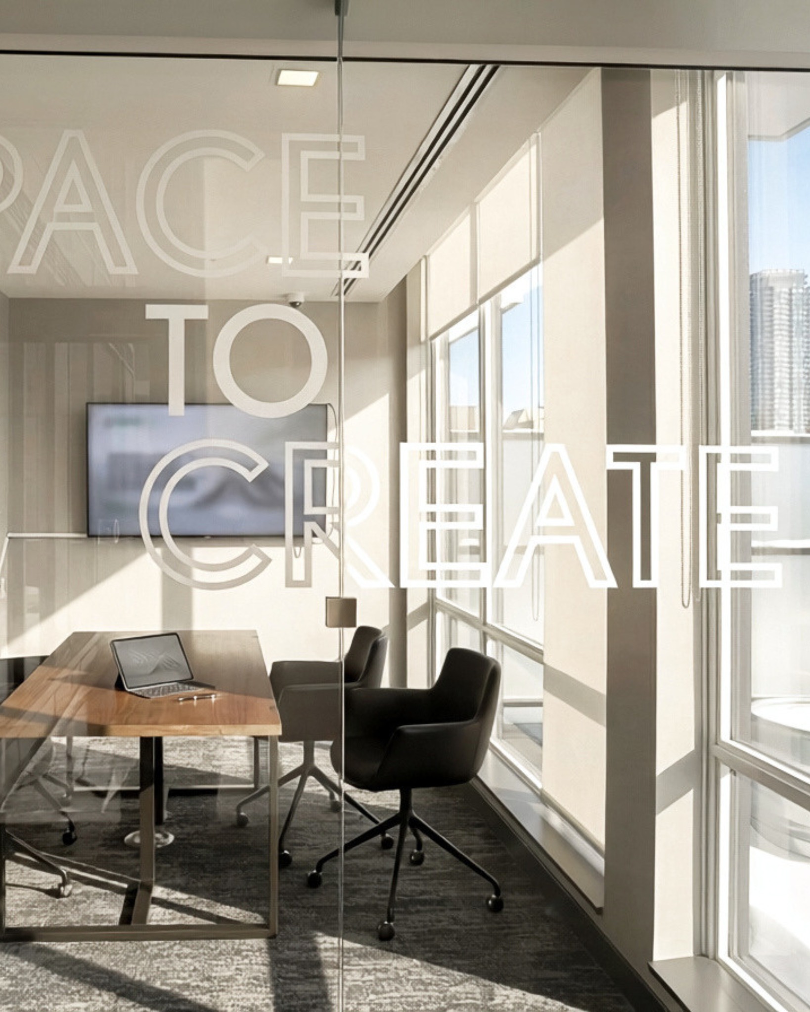 Space to Create — whenever inspiration strikes. ✨
Upten residents enjoy 24/7 access to professional meeting rooms. A premium space designed to help you stay productive, whenever you need it.
#CalgaryApartments #UptenLiving #CalgaryRentals #EastVillageYYC #WorkFromHomeYYC