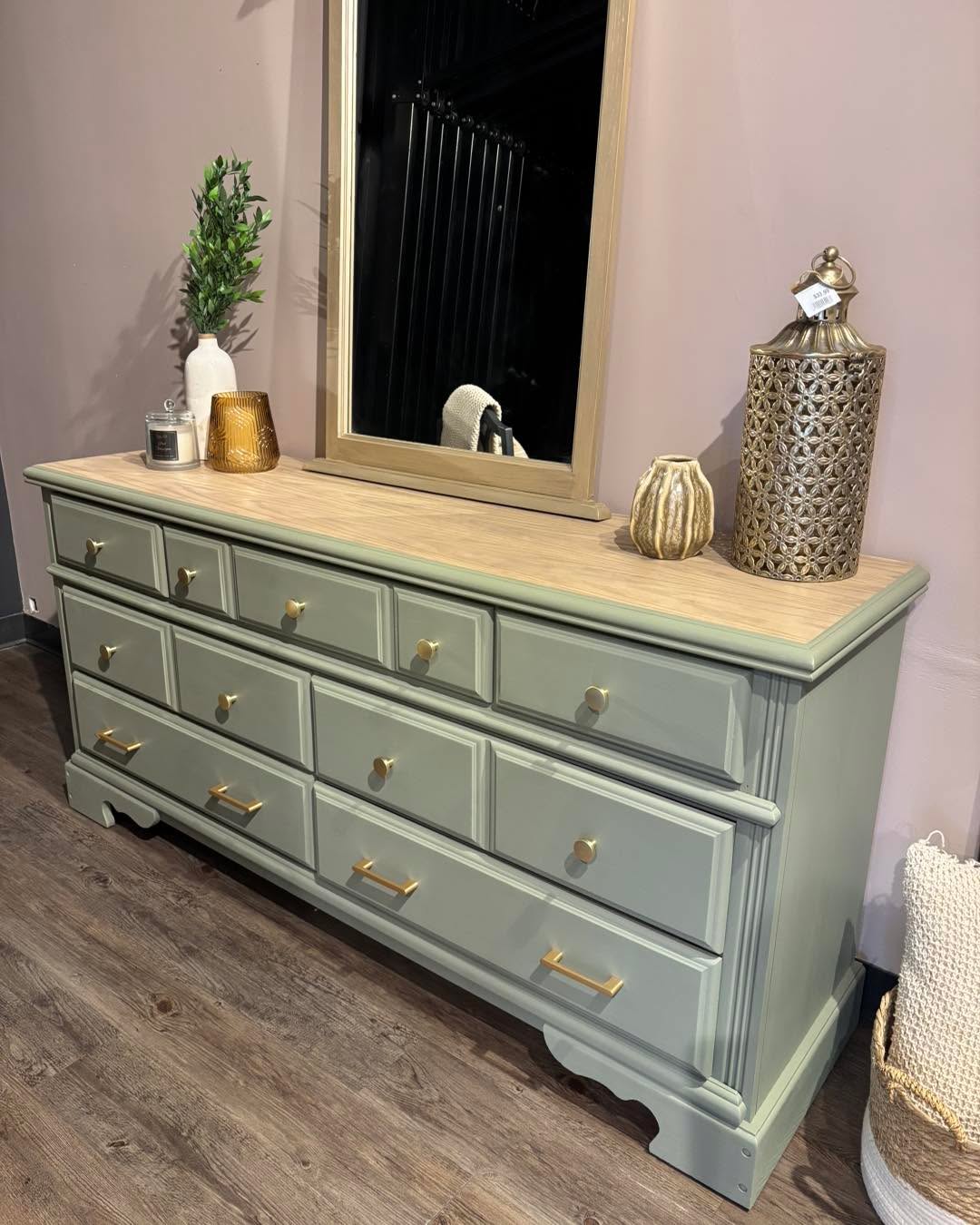 Make today a little more beautiful—stop in and explore 🌿
#homedecor #homedecorating #shoplocalsupportlocal #dartmouthns