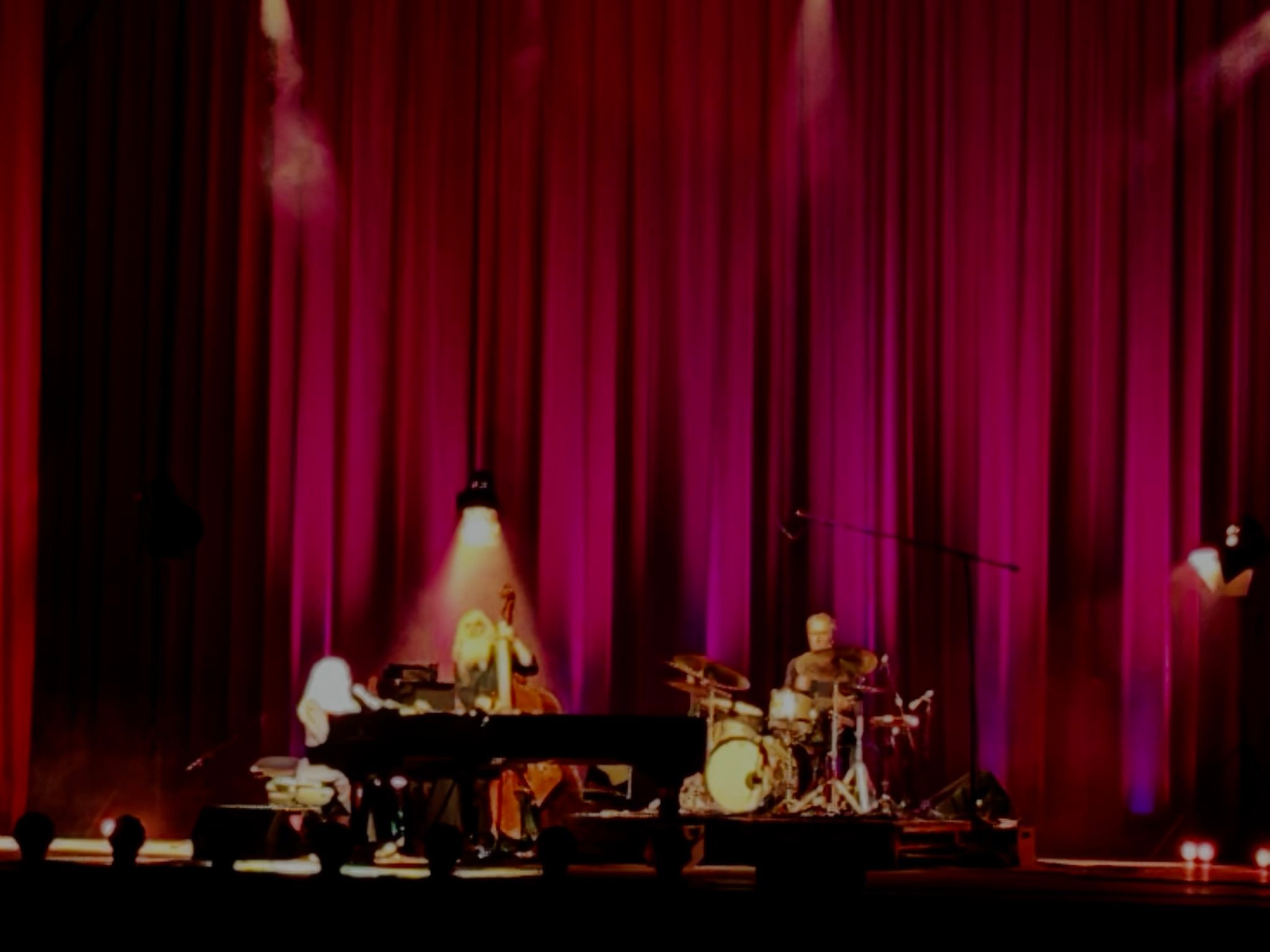 Excellent night Diana Krall was fabulous! Enjoyed the Vu lounge as well. Taking in great music with the lovely Helen Graham