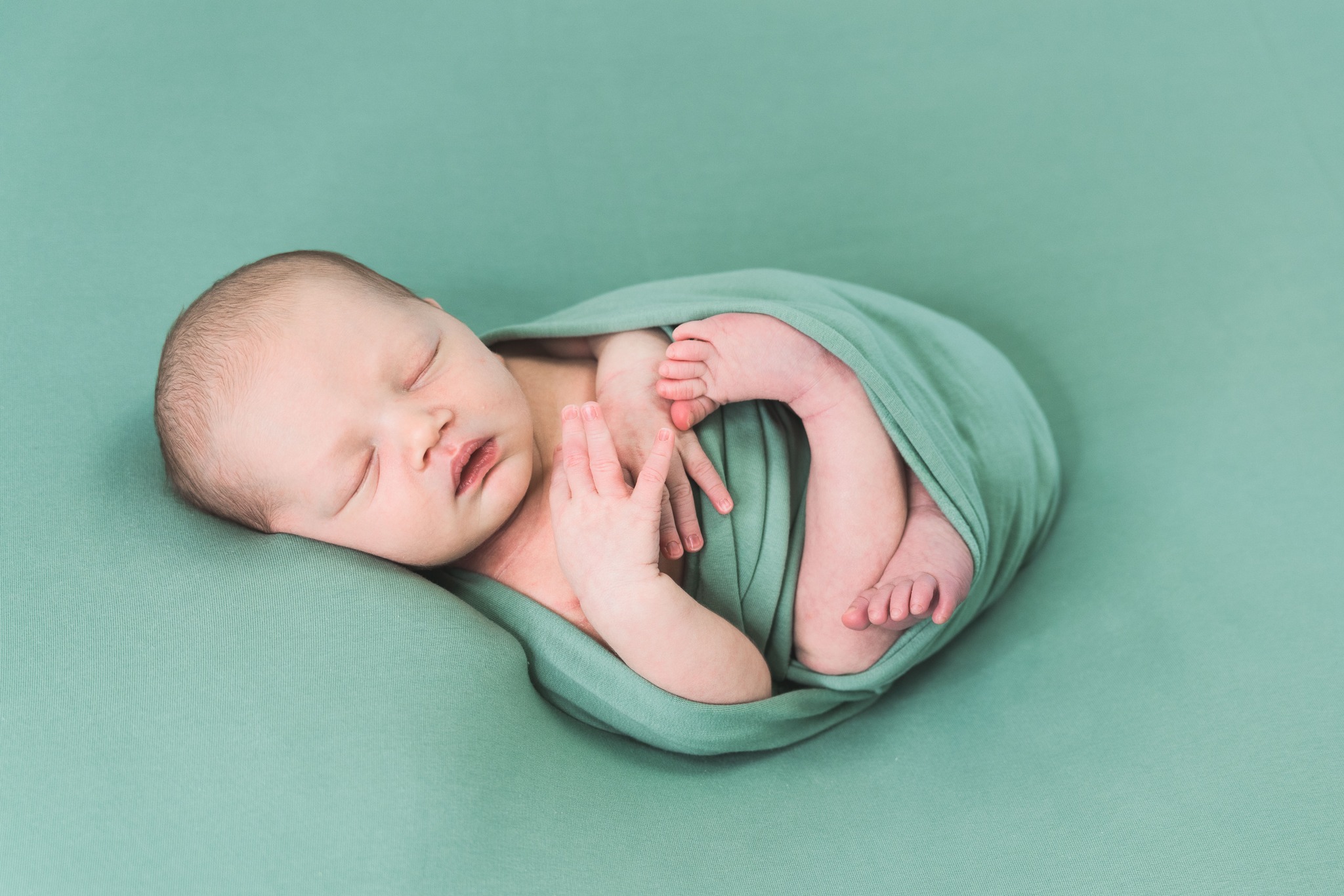 Il tempo passa. Sempre troppo in fretta.
Ma alcune cose puoi scegliere di tenerle per sempre.
Un ricordo.
Un’emozione.
Un momento che diventerà parte della vostra storia 💛
Il servizio newborn è pensato per questo.
...Se stai aspettando il tuo bimbo, scrivimi per tutte le info!
