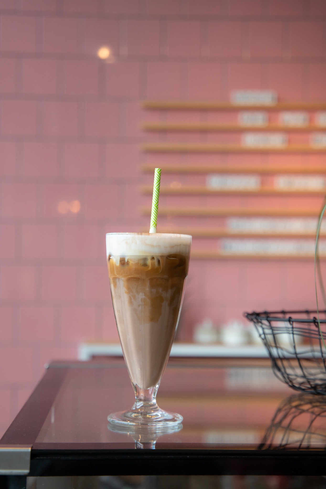 Pick your mood. ✨ Whether you're craving a cozy hug in a cup or a chilled caffeine kick,
we've got you. Which one are you grabbing today?
#BiteMe #EcoSexy #AmsterdamHotspot