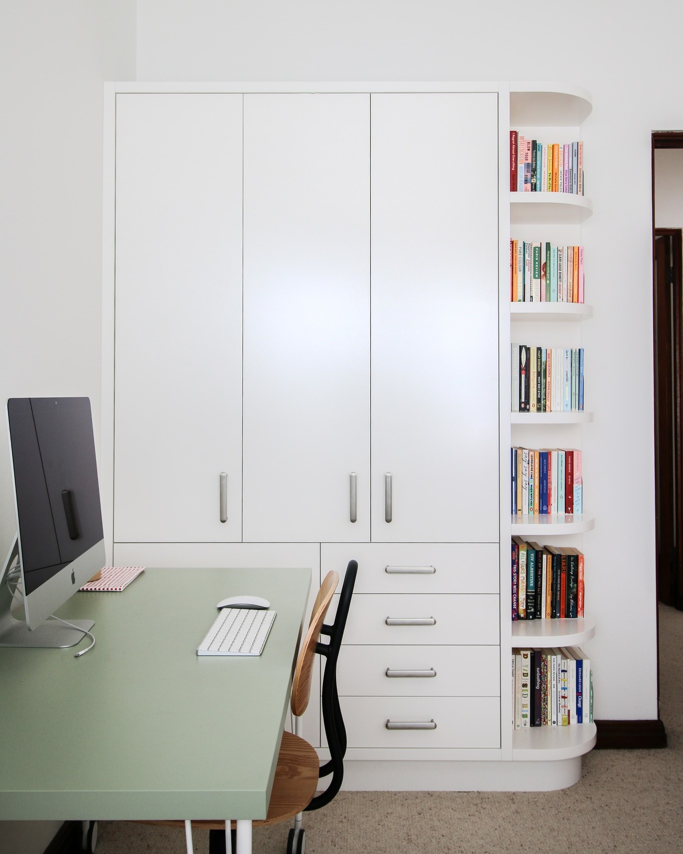 Precision meets personality in every detail.
From sleek, built-in cabinetry with hidden shelving to warm timber and woven rattan textures, custom joinery that elevates how you live and work.