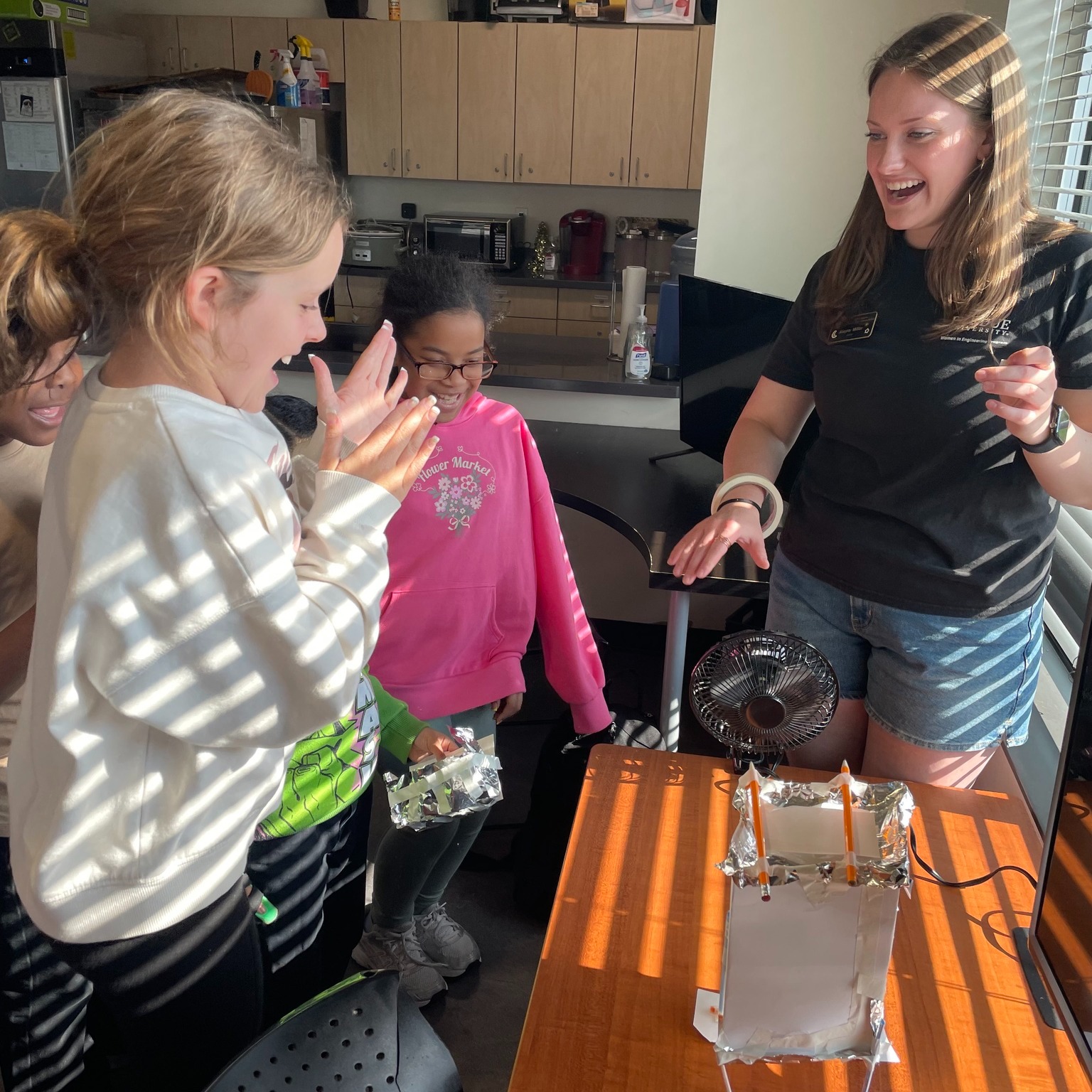 Wonder what Hanna's been up to in the Month of March? Swipe to see!
💙 Purdue Women in Engineering: Design a storm-proof house 🌪🏠
💜 Lego Robotics Fun!! 🤖
💚 Hanna Kid's Presidential Campaign Speeches 🗽
💙 Getting exercise with the brand new Eyeclick 🏃♀️🏃
Stay tuned to see what Hanna has going on in April!! #hannacommunity #hannacenter #spring