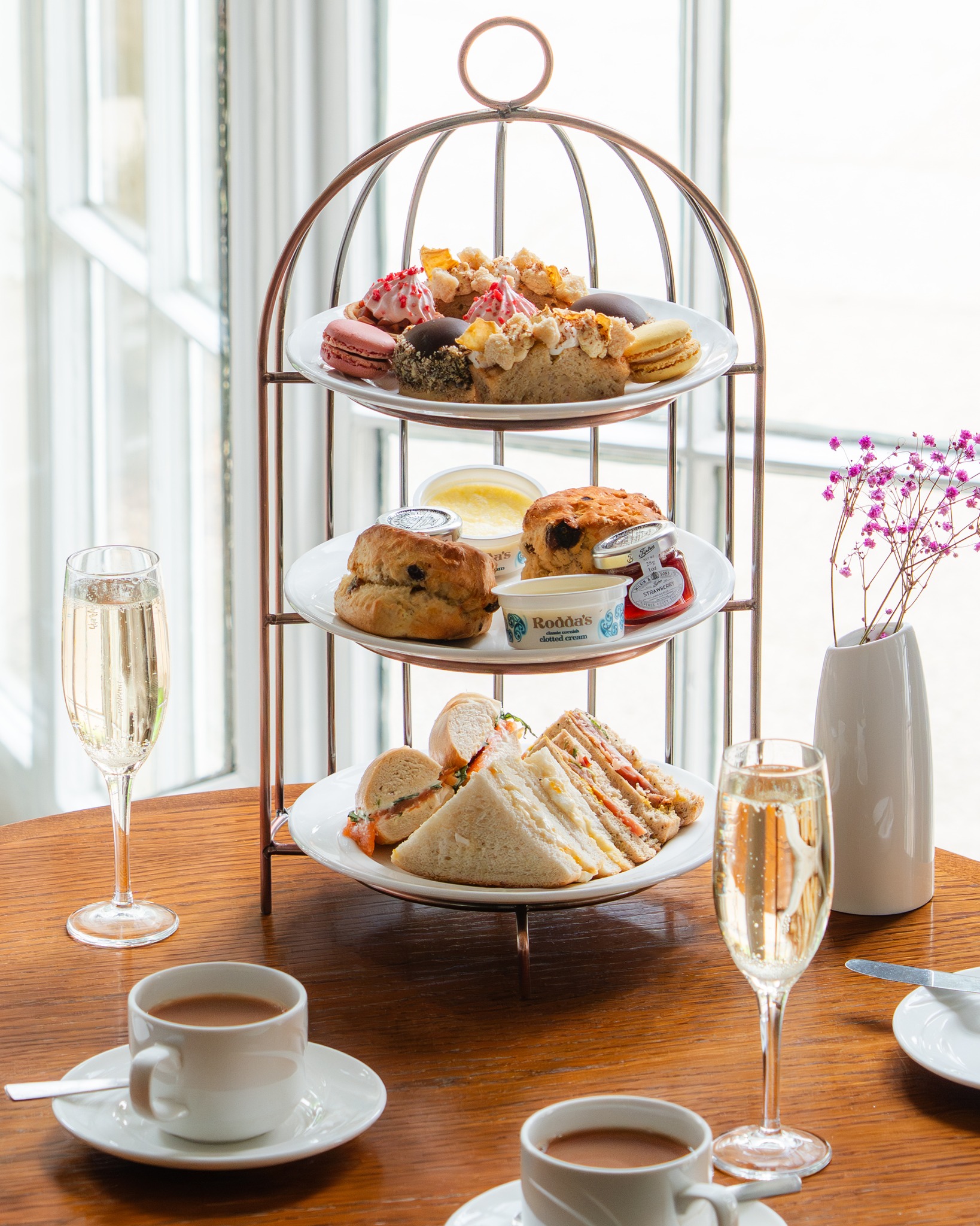 Afternoon Tea is always a great afternoon of delicious treats and making memories✨
🗓️ Every Saturday | 2 - 3.30pm at The Manor Restaurant 🫖
🌐 Book via the Odney website
Enjoy gourmet sandwiches, delicious cakes, and other treats, all served with a selection of tea and coffee for £19.50 per person. You can also upgrade to include a glass of bubbles or a G&T for £23.50 🥂