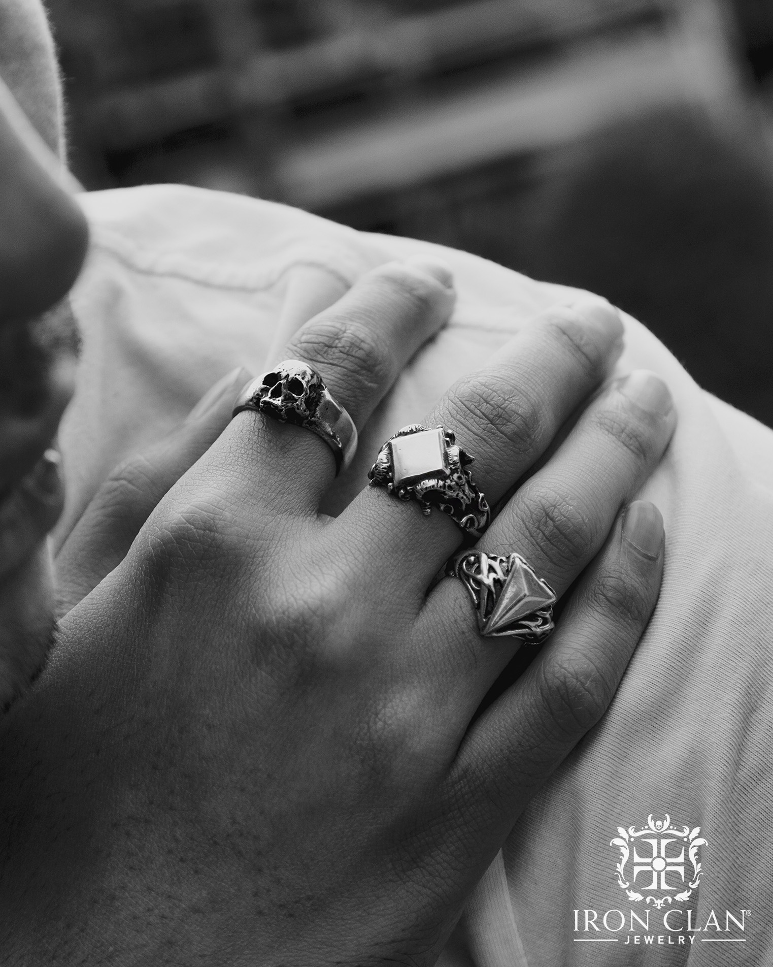 Classic Infinity Jawless, Castor and Triangle.
When the skull and minimalism together in one hand.
Handcarfed in 925 Silver by Iron Clan Jewelry
__
WORLDWIDE ORDER:
• www.ironclan.co/shop
• ironclanjewelry.etsy.com
__
INDONESIA ORDER:
• tokopedia.com/ironclanchamber
__
#IronclanJewelry #Ironclanrings
#gothicjewelry #gothicfashion