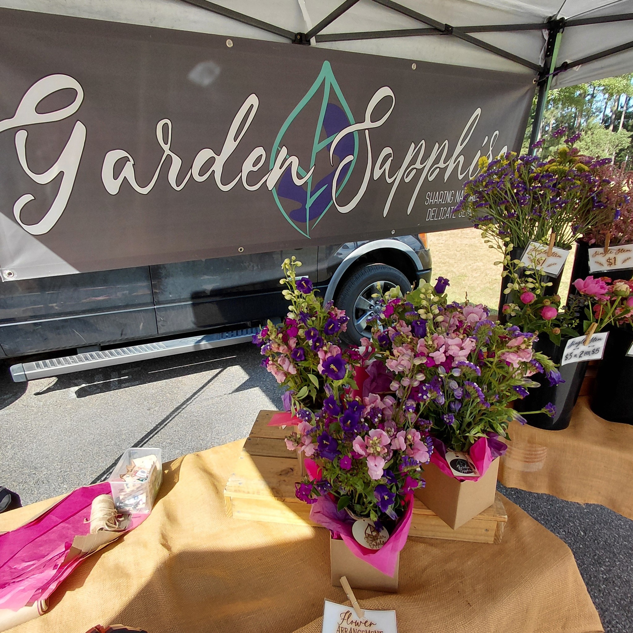 Garden Sapphire is beating the heat with some beautiful blooms!!
Stop by our Friday night Pop-up outside the Second Entrance to Sanctuary Cove at Copper Lane. We'll be out until 7pm tonight.
We look forward to seeing you!
@followers
