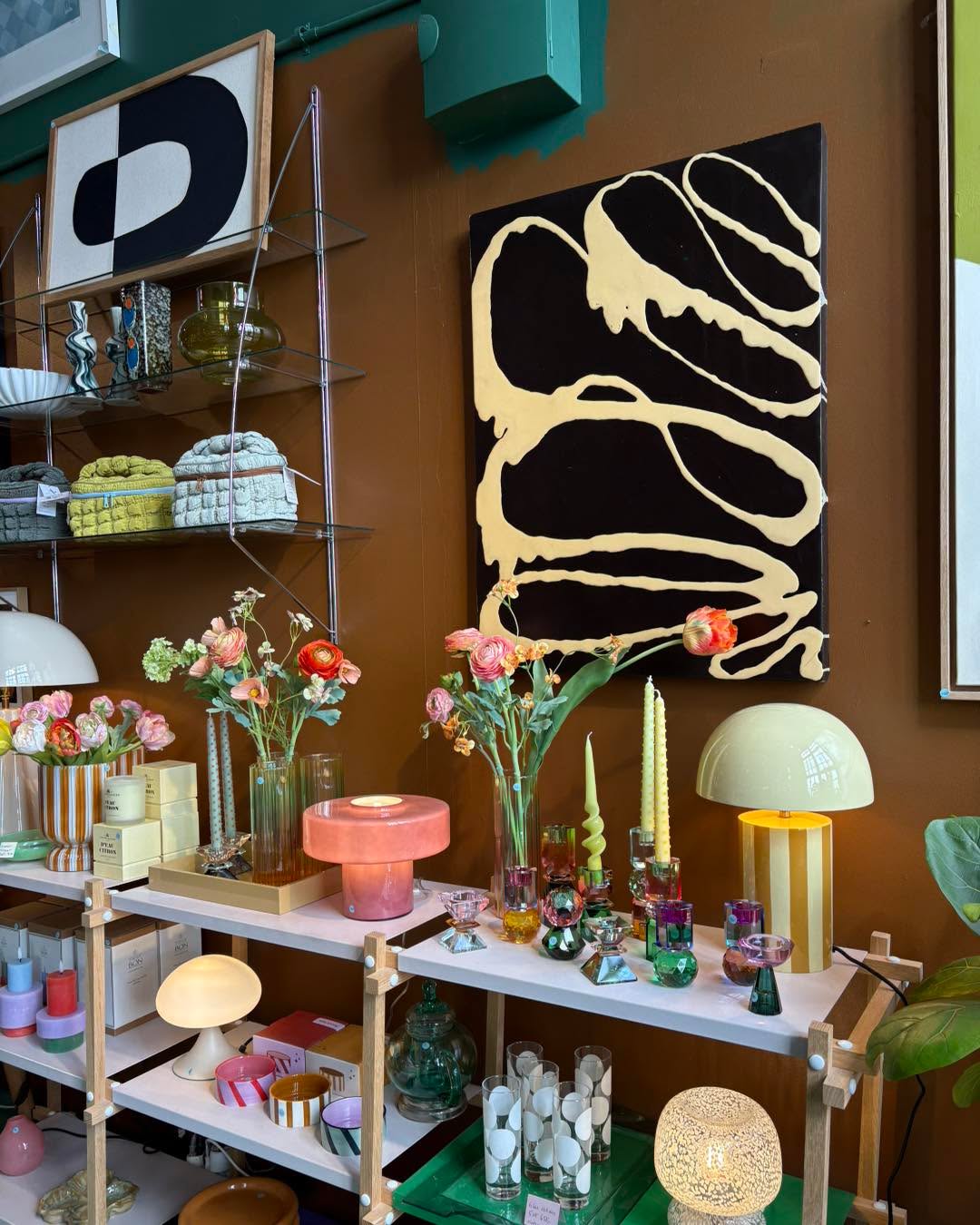 Missa inte butikernas vårnyheter!
I helgen har vi öppet som vanligt, sväng förbi och hitta vårkänsla trots molnen på himlen ☀️
#göteborg #spinnerietilindome #smultronställe #unikabutiker #utflyktstips