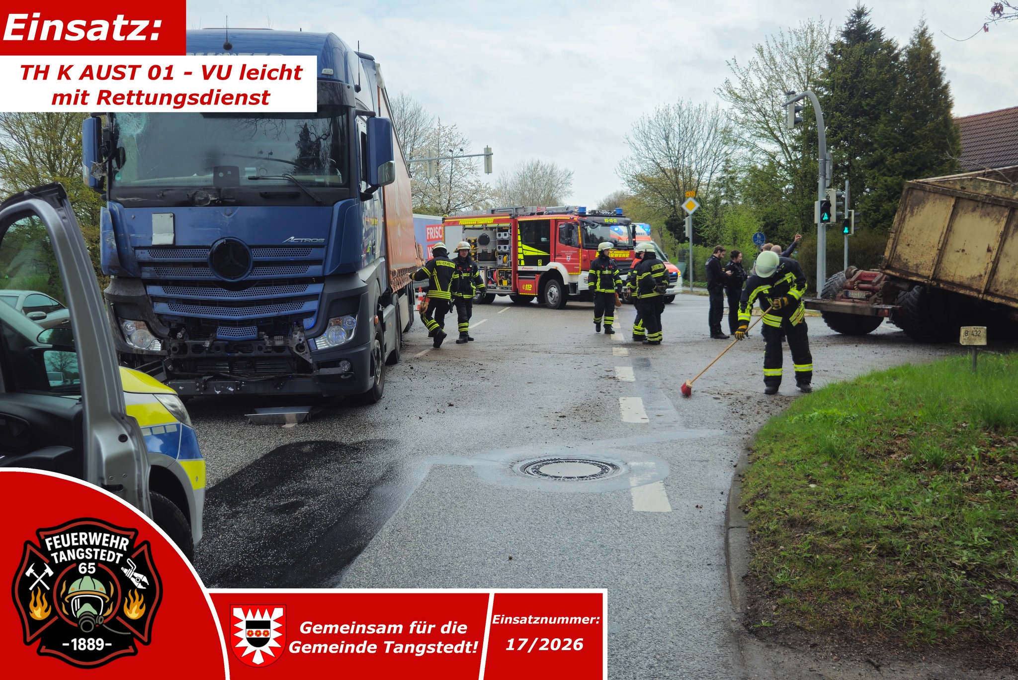 🚨 Nr. 17/2026
📆 20.04.2026, 10:16 Uhr
📟 TH K AUST 01 - VU leicht mit Rettungsdienst
🌐 OT Tangstedt / Puckaffer Weg
⚠Aus ungeklärter Ursache ereignete sich ein Verkehrsunfall zwischen einem LKW und einem Traktor mit Hakenwagen. Der LKW kollidierte mit dem Heck des Hakenwagen und wurde im Frontbereich beschädigt. Unsere Arbeiten lagen primär darin die Einsatzstelle abzusichern, einen Fahrer bis zum Eintreffen des Rettungsdienstes zu betreuen, auslaufende Betriebsstoffe aufzufangen und die Einsatzstelle von Trümmerteilen zu bereinigen. Nach Abschluss unserer Maßnahmen übergaben wir die Einsatzstelle für alle weiteren Themen der Polizei.
Alarmierte Kräfte: FF Tangstedt, 1x RTW RKiSH, 2x Polizei
👍🏼Like=Vielen Dank an die Einsatzkräfte🧑🏼🚒🧑🏼🚒
Alle Einsätze findest du hier:
https://www.feuerwehr-tangstedt.de/einsaetze-2026
#feuerwehr #firefighter #freiwilligefeuerwehr #ehrenamt #retterherz #blaulicht #blaulichtfamilie #fireandrescue #einsatz #alarm #atemschutz #feuer #technischehilfeleistung #einsatzfahrzeug #löschfahrzeug #notruf #instagram #insta #instagramreels #reelsinstagram #reelsofinstagram #instagramreel #reels #kreisstormarn #schleswigholstein #feuerwehr #tangstedt
