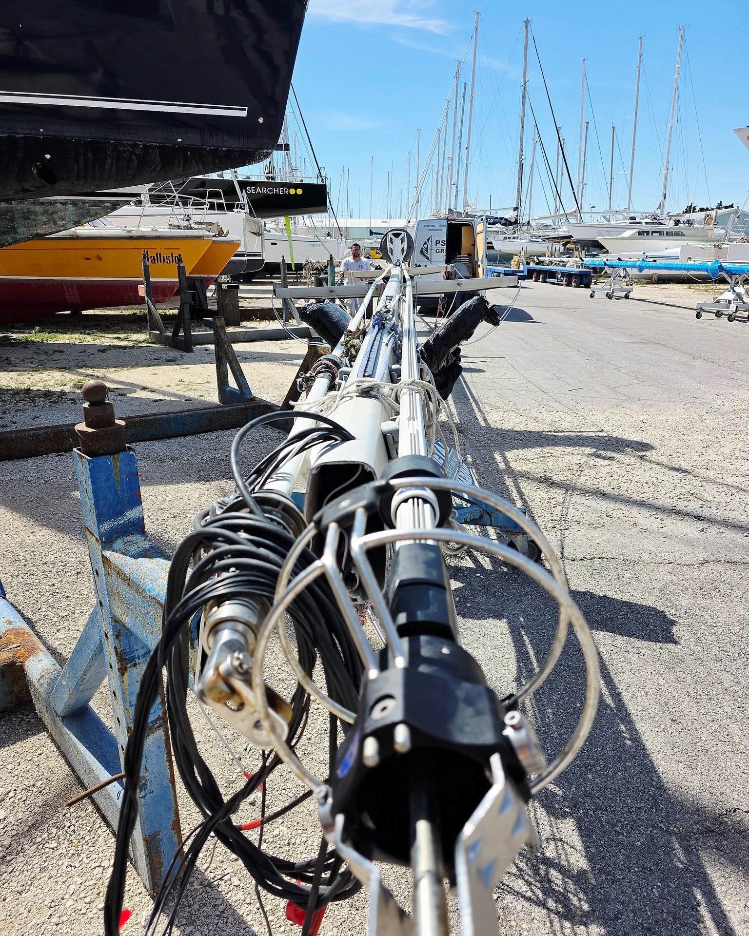 Remplacement du gréement dormant pour ce Feeling 416 ☀⛵
••
••
••
#Gréement #Vacances #Nautisme #EquipementBateau #Rigginglife #Voilier #Sailinglifestyle #Navigation #Croisière #SailingLife #PortSaintLouisduRhône #nautisme ✨