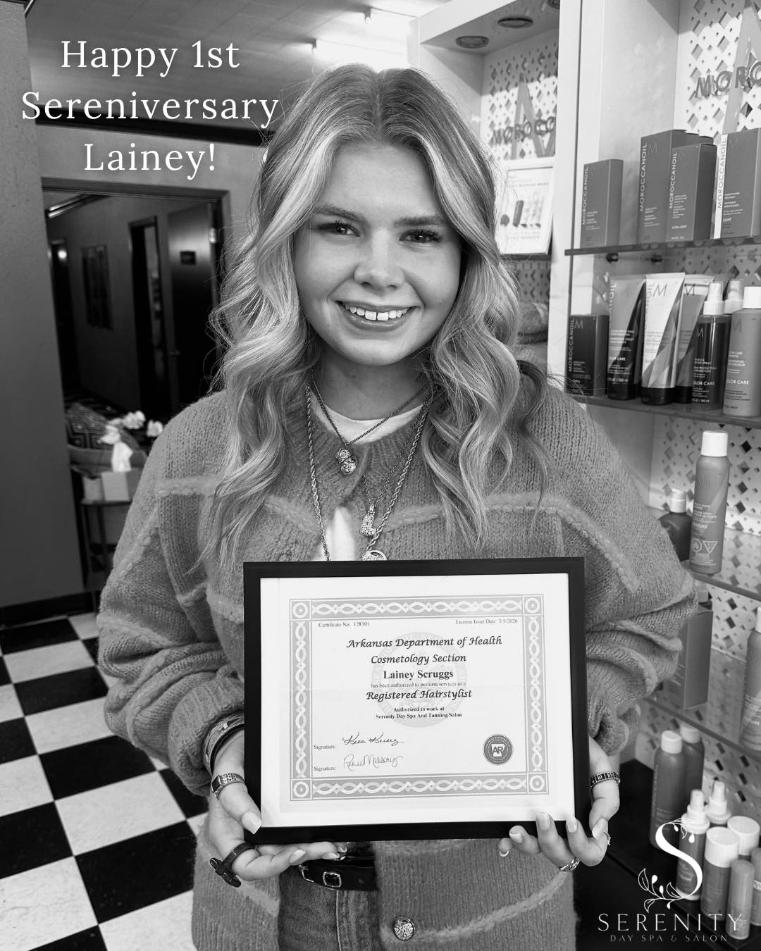 Happy first Sereniversary, Lainey! 🥳
Starting at the front desk and now growing through your apprenticeship, you have taken every opportunity and run with it. It has been so fun to watch you step into spray tans, blowouts, and head spa services.
You bring such a fun, unique style and energy into the spa, and it shows in everything you do. We love your creativity, your willingness to learn, and the way you make every client feel comfortable and confident. You're such a bright light on our team! 🩷
Book with Lainey by calling 870.234.4000 or visiting sdsmagnolia.com 🎊