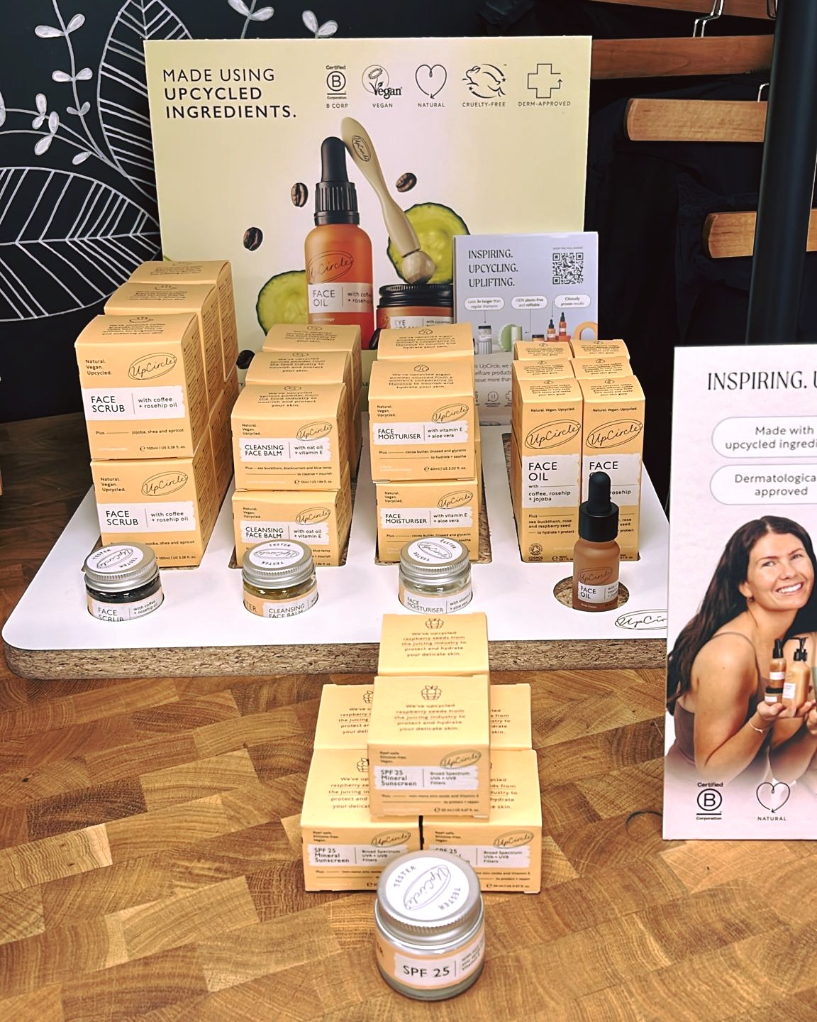Meet @upcirclebeauty
They're a B corp who make high quality skincare products from upcycled ingredients that are vegan, natural, dermatologically approved and cruelty-free.
We sell the face scrub, cleansing balm, facial moisturiser, spf and facial oil as seen in the picture for now.
We don't offer refills at the moment but have been asked the question.
Would you buy your @upcirclebeauty refills from us?
If there's enough interest we will look into it for you.