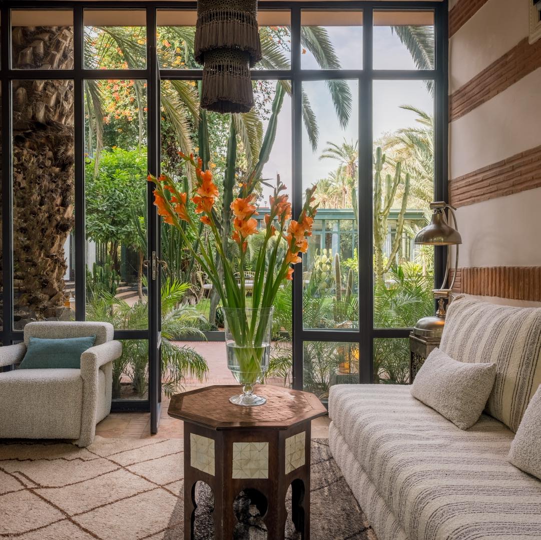 Sunlight, space, and a garden that never really leaves you.
At Dar Rhizlane, every living space is designed as a quiet extension of the outdoors, where large windows open onto lush gardens filled with palms, cacti, and flowering trees, blurring the line between inside and out.
More than a lounge, it’s a moment of stillness at the heart of the house, where Marrakech feels distant, and everything slows down just enough.
#DarRhizlane #marrakechliving #slowluxury #boutiquehotel #moroccotravel