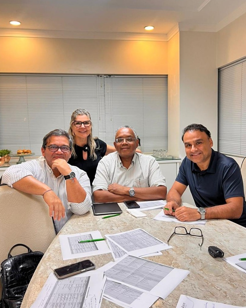 Reunião produtiva da diretoria da SOGISC, ao lado do Dr. Evaldo, dedicada ao planejamento estratégico do XXII Congresso Sul Brasileiro e XII Congresso Catarinense de Ginecologia e Obstetrícia.
O encontro foi pautado pela construção de uma programação científica intensa, atualizada e alinhada às principais demandas da ginecologia contemporânea.
Novidades, convidados de referência e espaços qualificados para troca de conhecimento estão sendo cuidadosamente estruturados, com foco na excelência e no avanço da prática clínica.
Seguimos comprometidos com a promoção do conhecimento científico e com o fortalecimento de iniciativas que impactem positivamente a saúde da mulher.
#SOGISC #Ginecologia2026 #Obstetrícia2026 #CongressoCatarinense