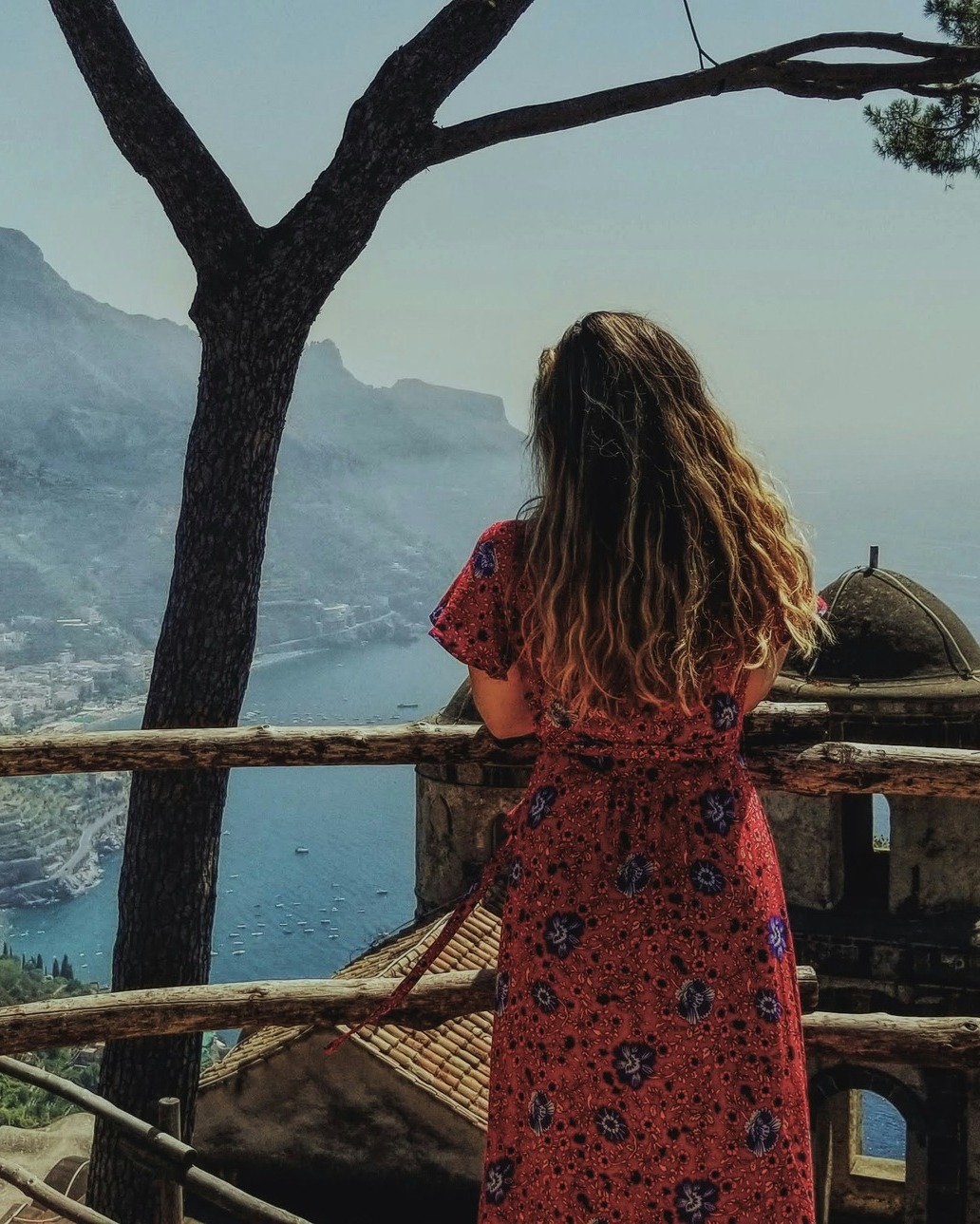 There’s a reason the Amalfi Coast never goes out of style.
🍋 It’s the scent of lemon groves, the pastel streets of Positano, and that unmistakable Italian glamour. 🇮🇹
We recommend visiting in May or June - you get the bright, sunny days and blooming gardens without the August heat or crowds.
The LDH Way to do Amalfi:
- Private Boat Tours: See the coast from the water - hidden grottos and lunch spots.
- Ravello: Cliffside views and a quieter, more elegant vibe.
- Local flavour: We’ll find you the family-run trattorias with handmade pasta.
It’s postcard-perfect for a reason. Thinking of a summer escape? Let’s chat. 💛
#AmalfiCoast #Positano #Ravello #ItalianSummer #LuxuryItaly #PrivateBoatTour #LaDolceVita