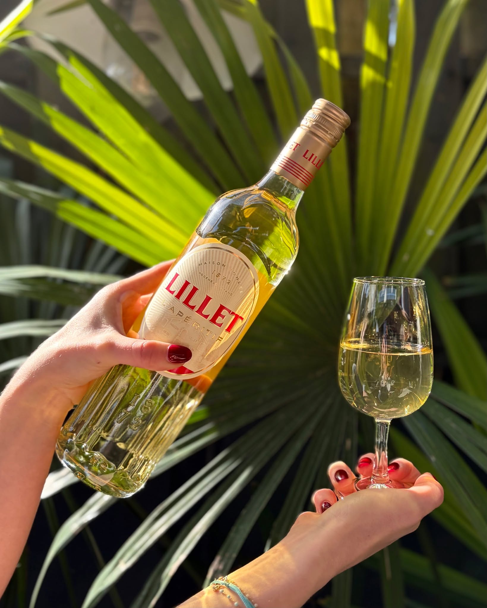 Soleil, terrasse, Lillet… combo validé ☀️🔥
Notre terrasse est ouverte et le Lillet Blanc est déjà bien frais pour lancer la saison comme il se doit. Fraîcheur, notes fruitées et instant chill : tout est prêt pour vos apéros au soleil.
Qui vient trinquer ? 🥂
🍽 Cuisine familiale
📍 434 Rte de Toulouse, Bègles
⏱ Ouvert du mardi au vendredi midi et soir
le samedi uniquement le midi
L’abus d’alcool est dangereux pour la santé. À consommer avec modération.
#Bordeauxmaville
#Begles #quoifaireabordeaux
#bordeauxfood #bordeauxtopfood
#bordeauxresto
#bonnesadressebordeaux
#oumangerbordeaux
#Piccolo #piccolorestaurant