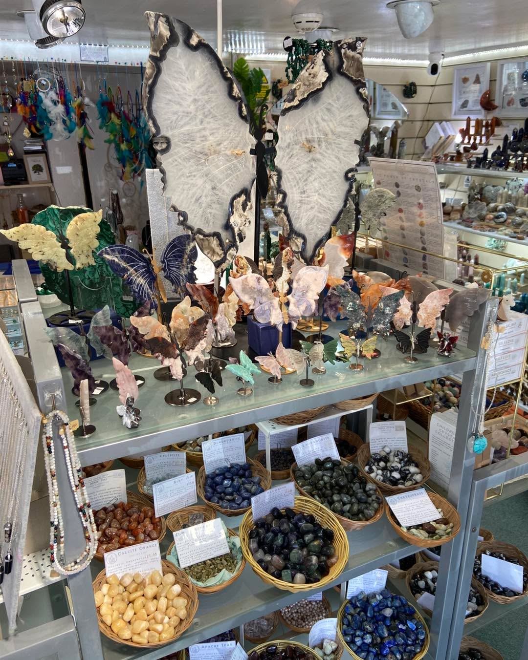 Do you have a little altar space or seasonal crystal display? ✨🦋🌱
These butterflies will add a touch of Springtime magic to your display
For more information or to purchase give us a message or comment down below
.
.
.
#crystalshopuk #crystalbutterfly #crystalmagic