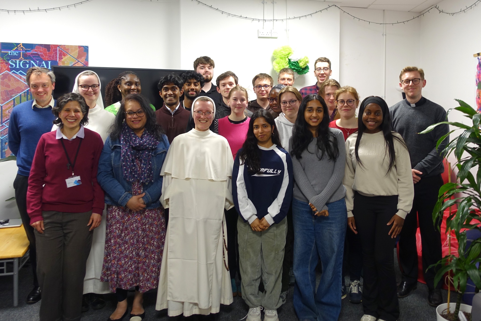 Sr Lucy and Sr Amata visited @uopcathsoc (Portsmouth Uni CathSoc) yesterday to give a talk on Dominican life and our preaching mission, and how we can relate it to the Christian call to evangelise. We felt so welcomed and greatly enjoyed the questions and answers afterwards too!
#portsmouthuniversity #portsmouthcathsoc #universitychaplaincy #mission #preaching #catechesis #evangelisation