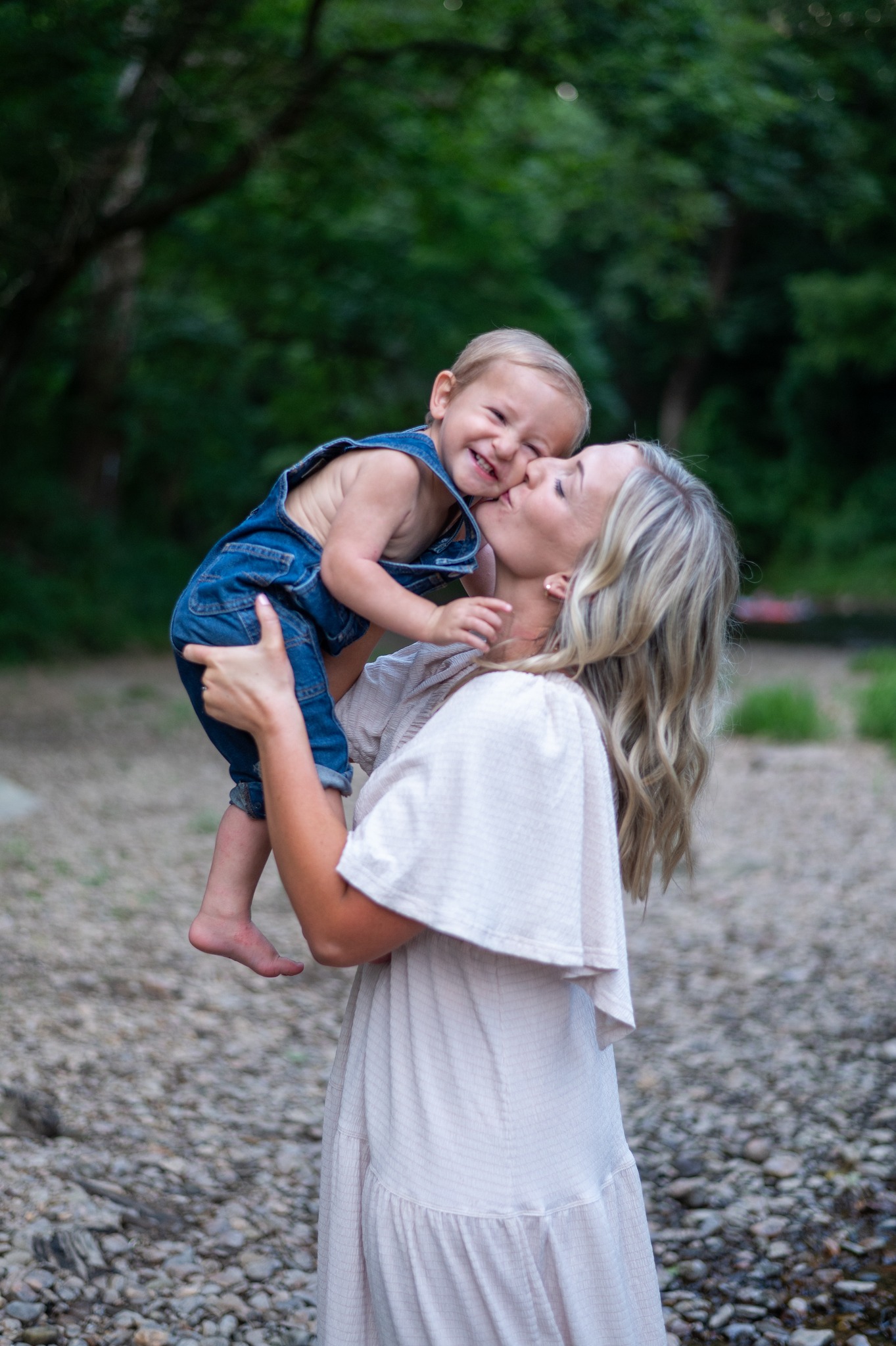 🚨ATTENTION DADS 🚨
What she really wants for Mother’s Day?
Not just photos of the kids…
Photos with them 🥹
Book the Mommy & Me session. Trust me on this one.
https://book.usesession.com/s/rSAfoZD1xh